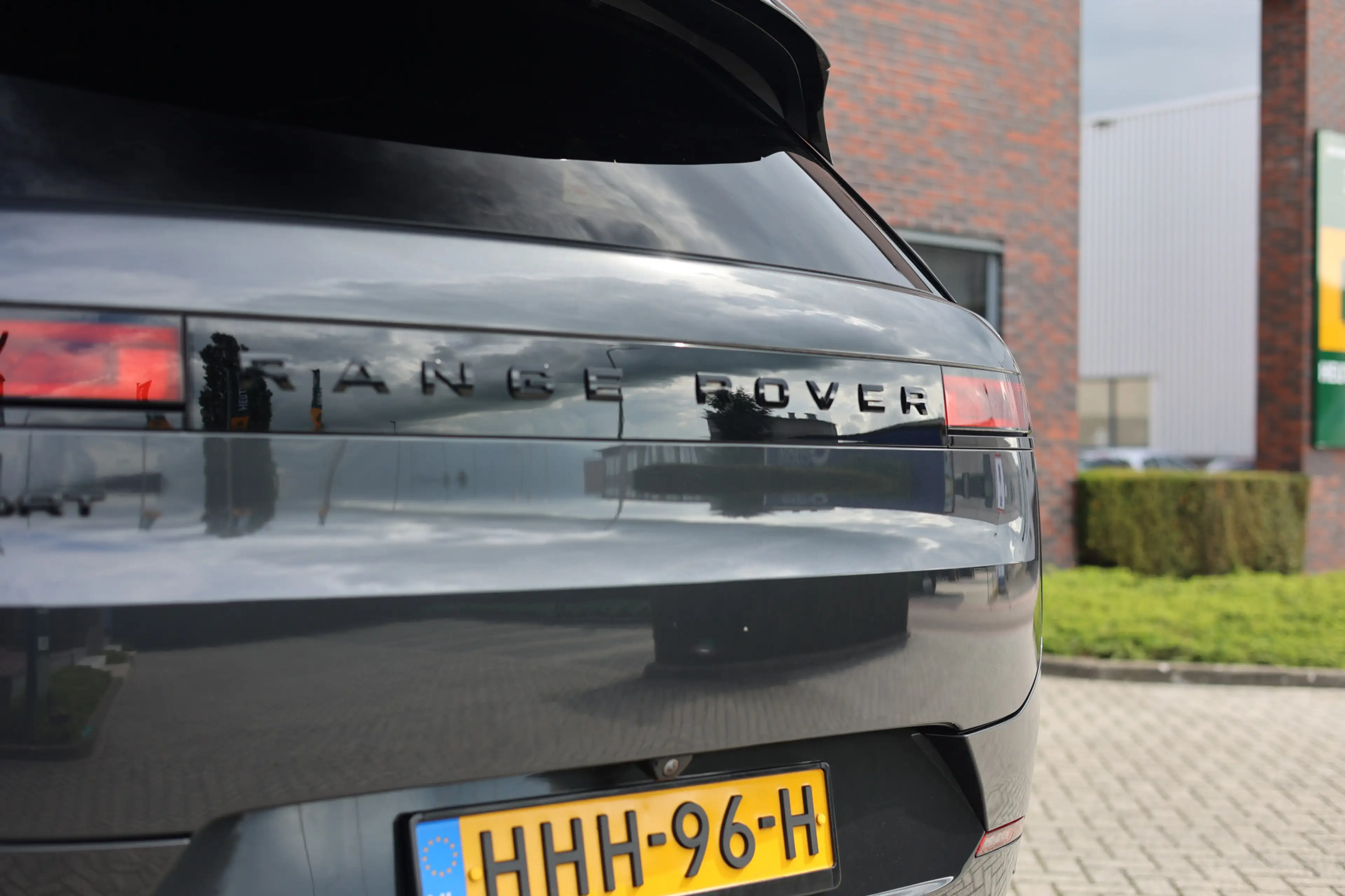 Land Rover Range Rover Sport P460e Dynamic SE — photo 11