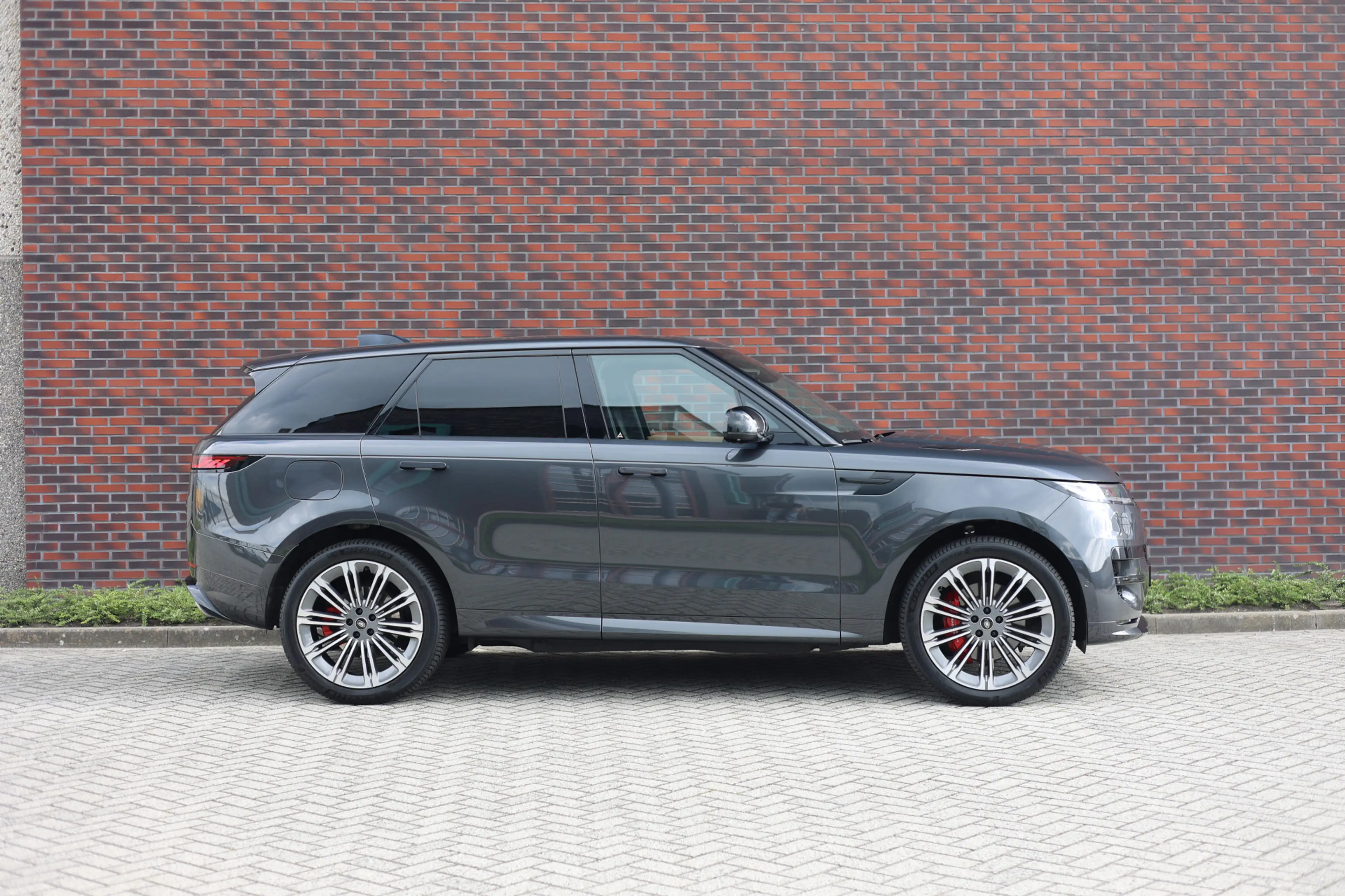 Land Rover Range Rover Sport P460e Dynamic SE — photo 14