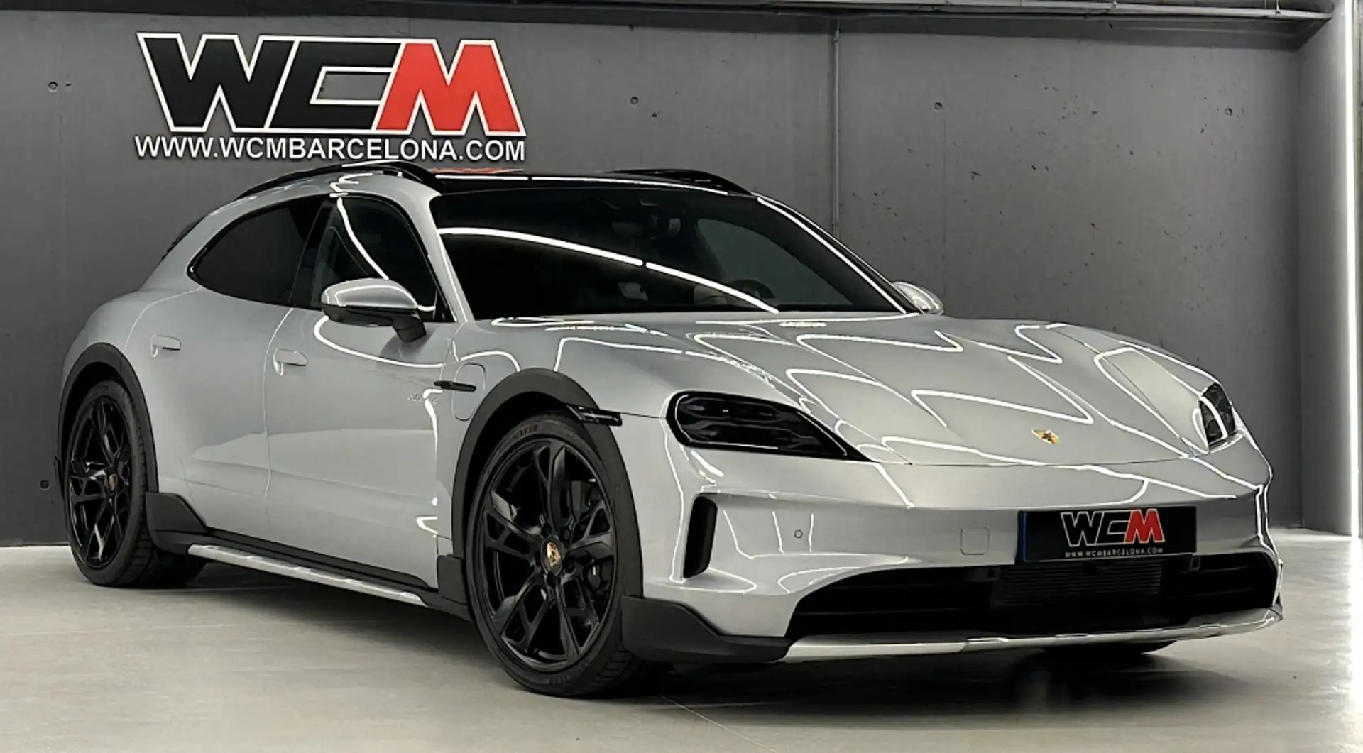 Porsche Taycan 4 Cross Turismo Plateado - 1