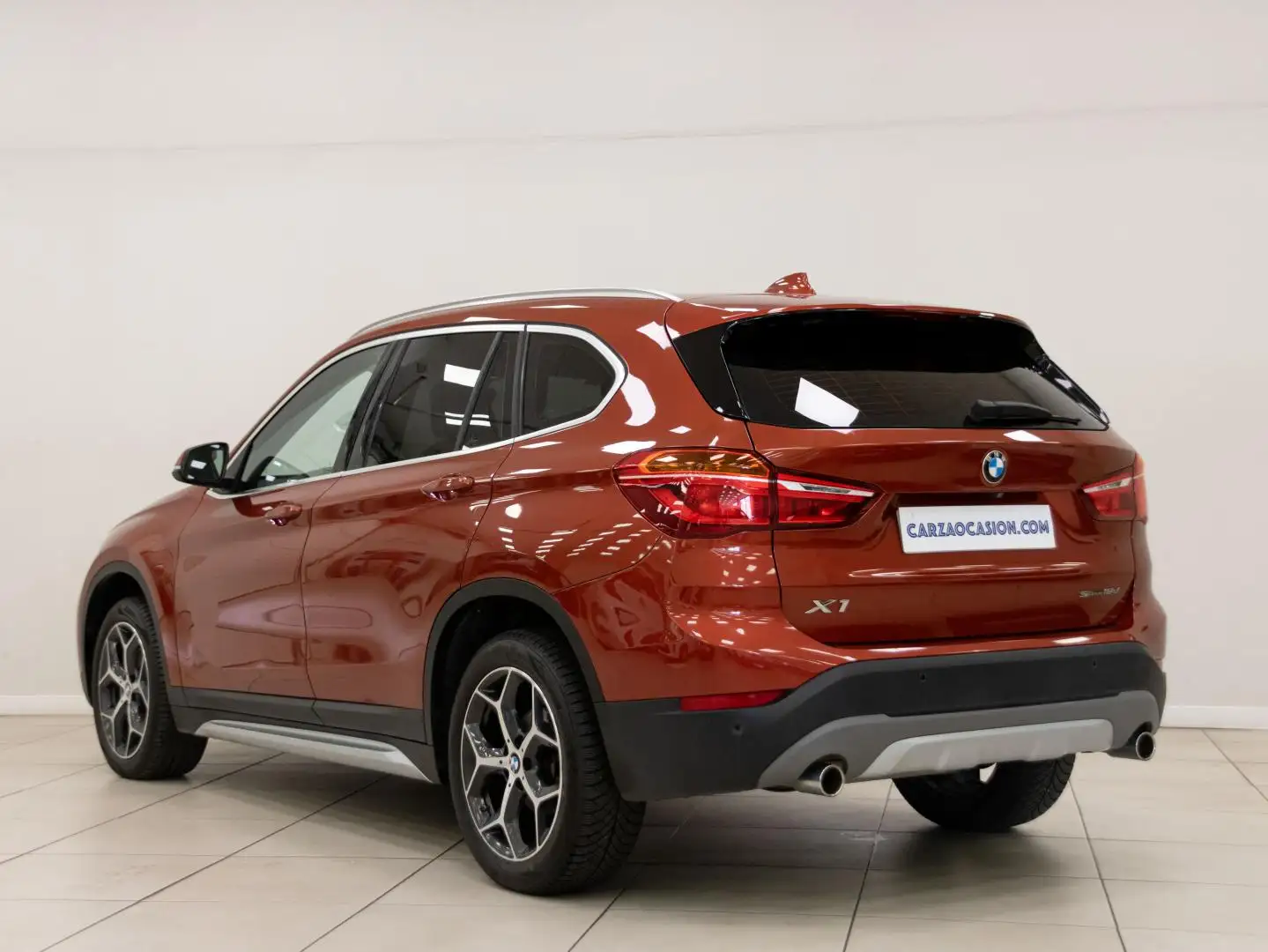BMW X1 sDrive 18d Blauw - 2