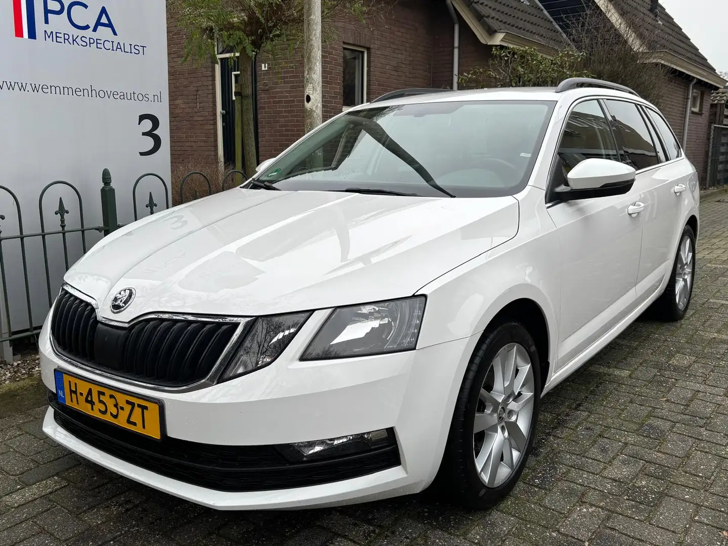 Skoda Octavia Combi 1.5 TSI Greentech Business Edition Wit - 1