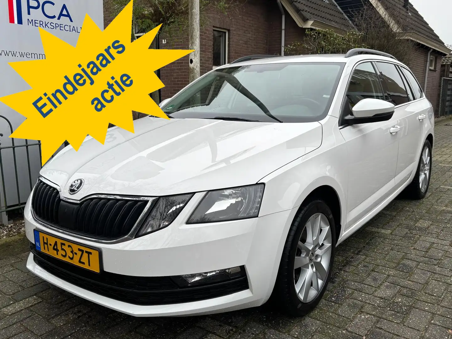 Skoda Octavia Combi 1.5 TSI Greentech Business Edition Automaat Wit - 1