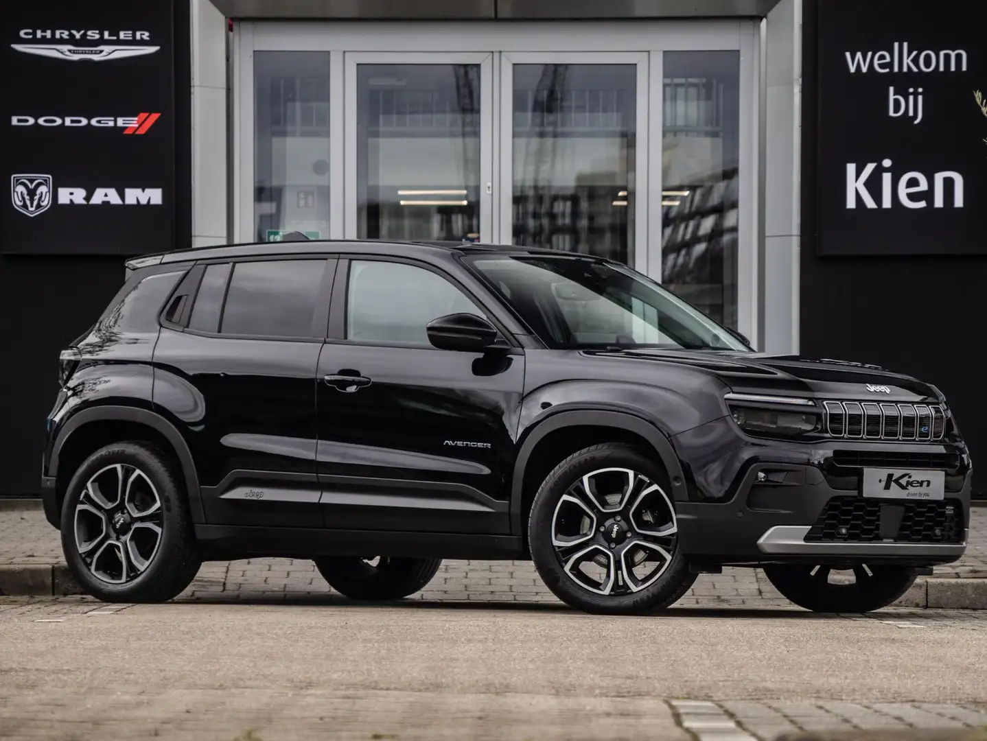 Jeep Avenger Summit 54 kWh | Full LED | Navi | Voorruit verwarm Schwarz - 1