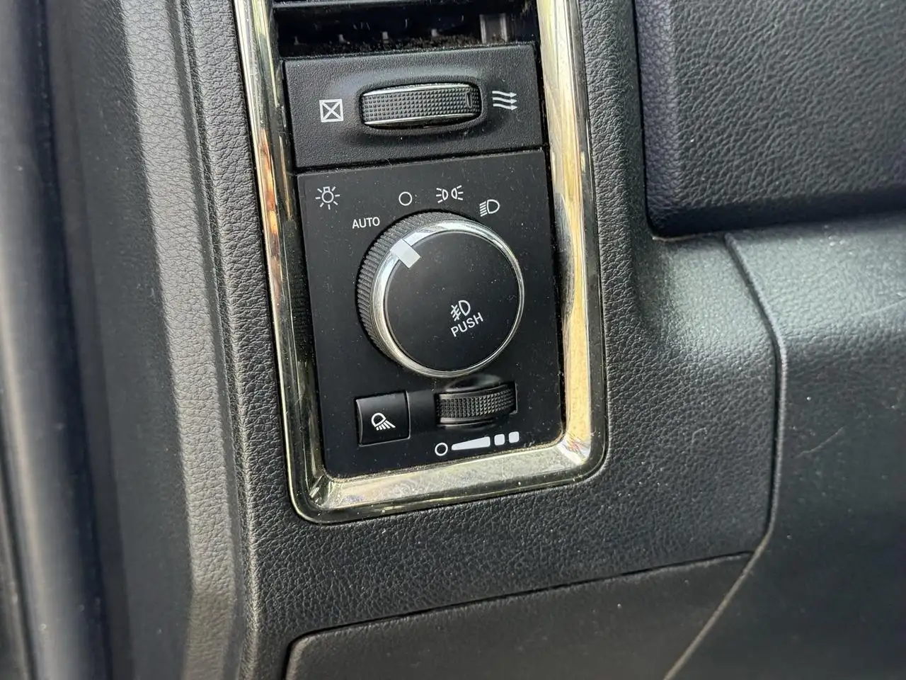 RAM 1500 photo RAM 1500