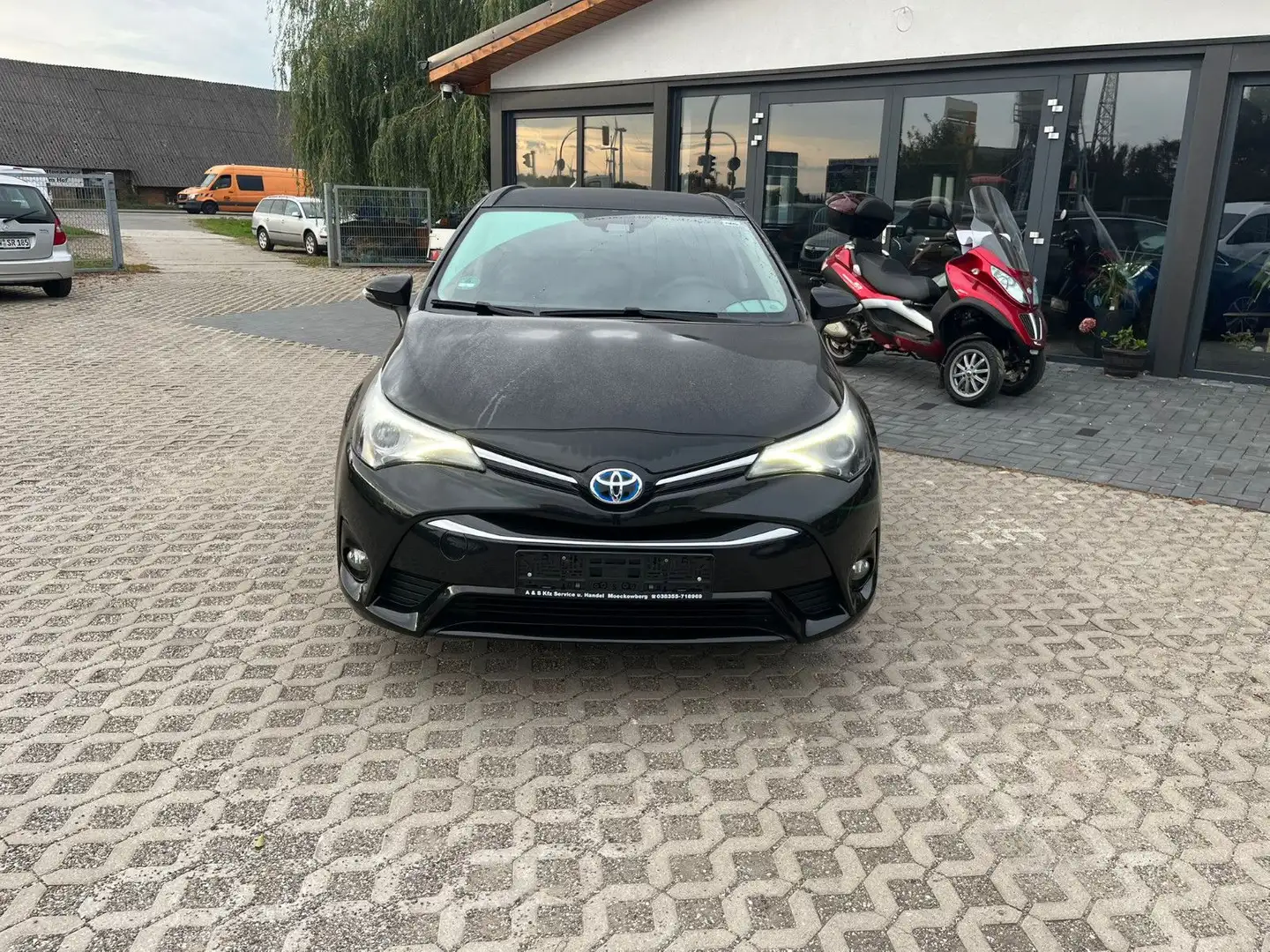 Toyota Avensis Touring Sports Business Edition Black - 2