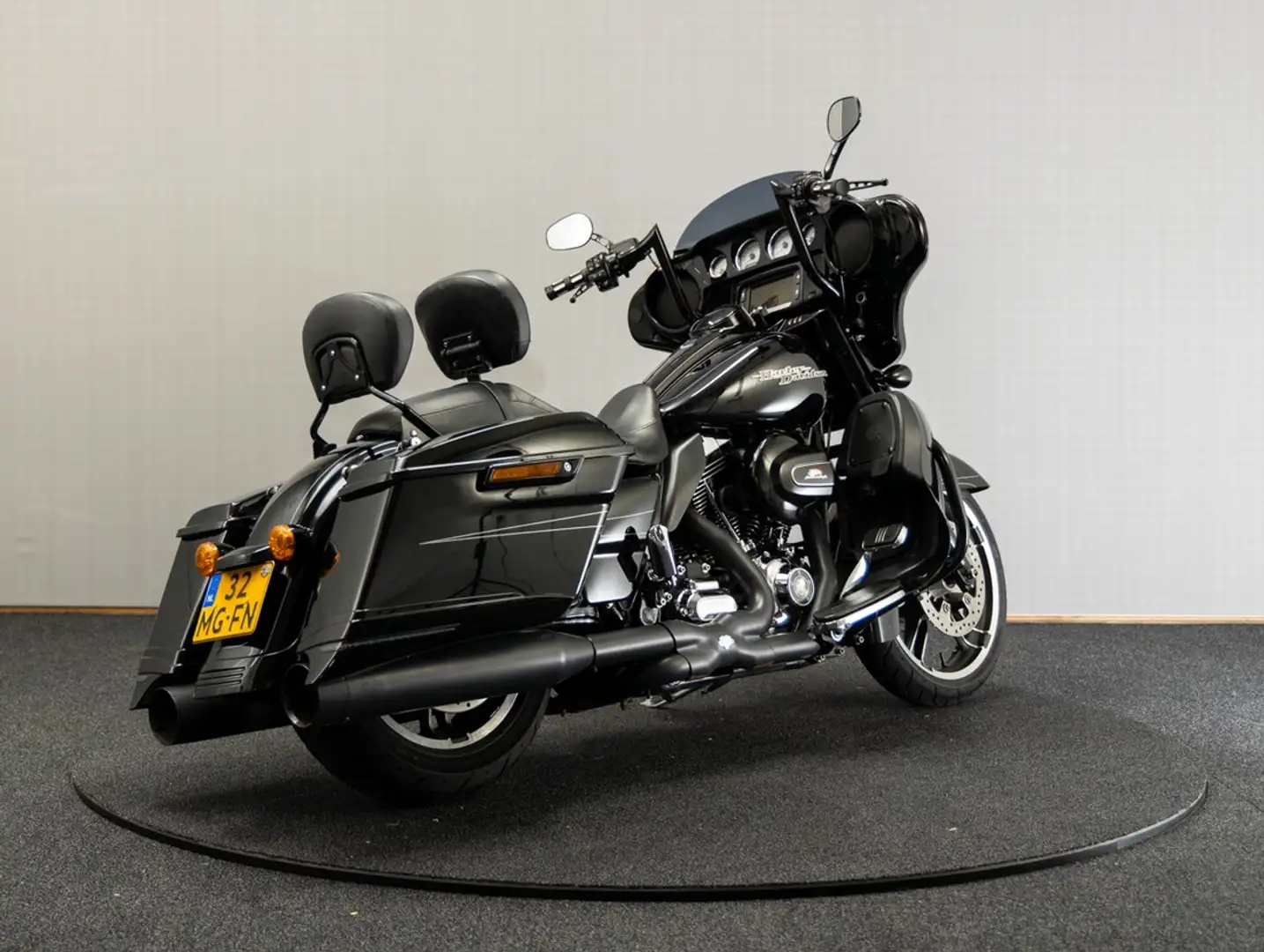 Harley-Davidson Street Glide FLHXS Special Negru - 2
