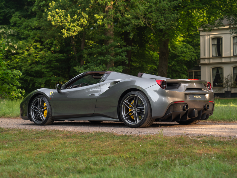 Ferrari 488 Spider | Atelier Car | Lift | Racing seats | Akrap — photo 4