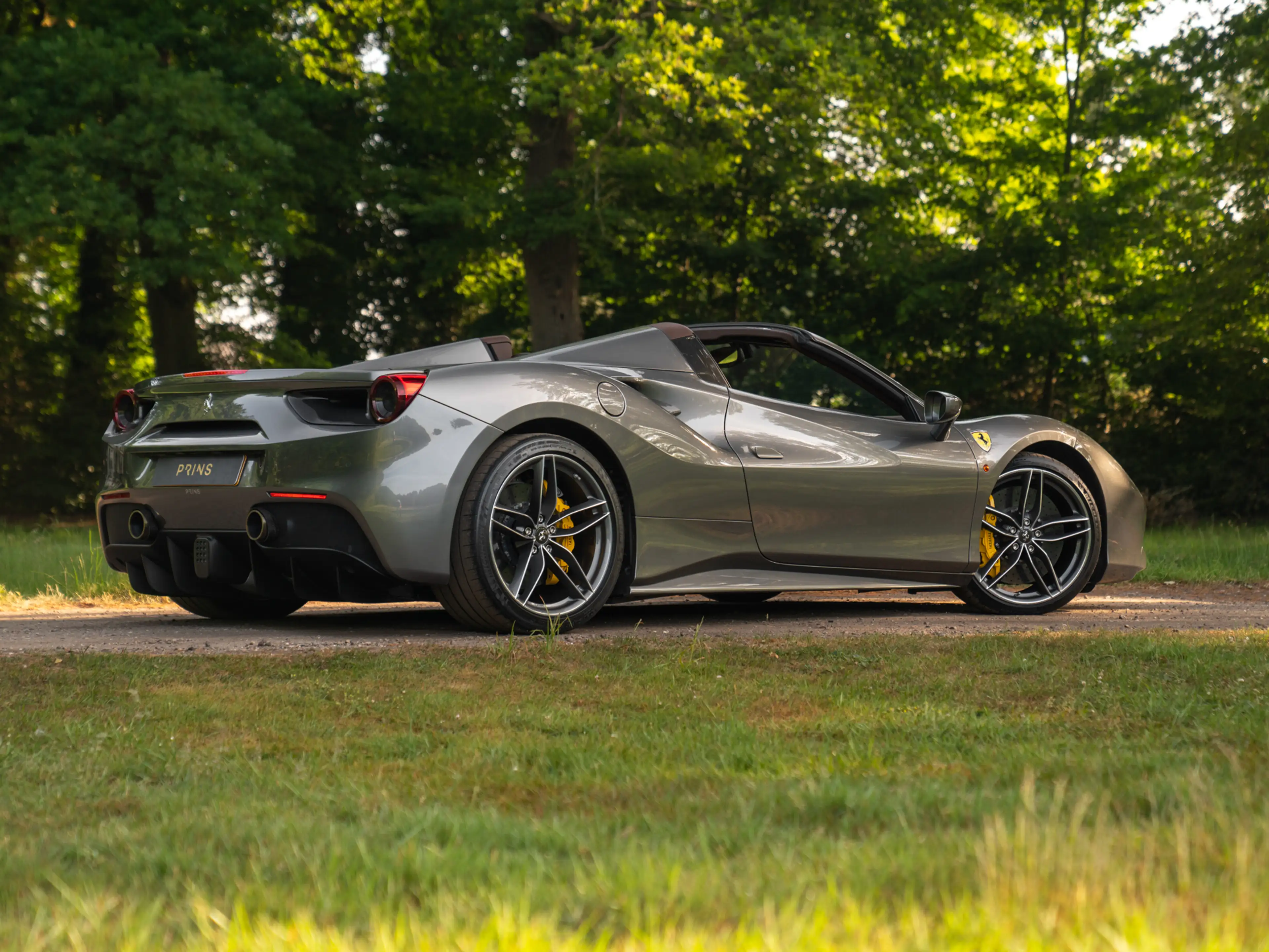 Ferrari 488 Spider | Atelier Car | Lift | Racing seats | Akrap — photo 6