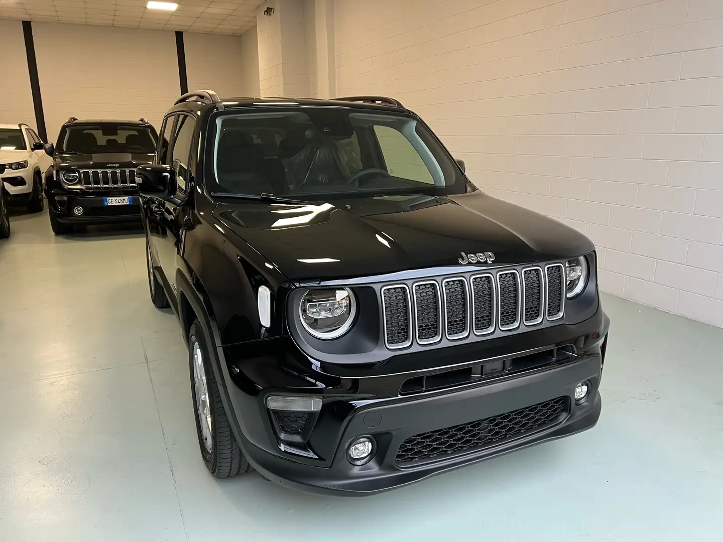 Jeep Renegade 1.5 turbo t4 mhev Limited 2wd 130cv dct Zwart - 2