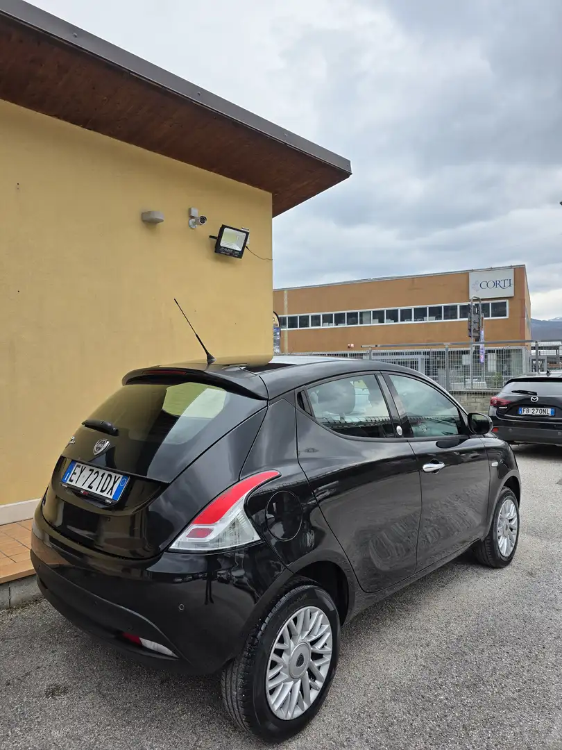 Lancia Ypsilon 0.9 TWIN AIR METANO Blau - 2