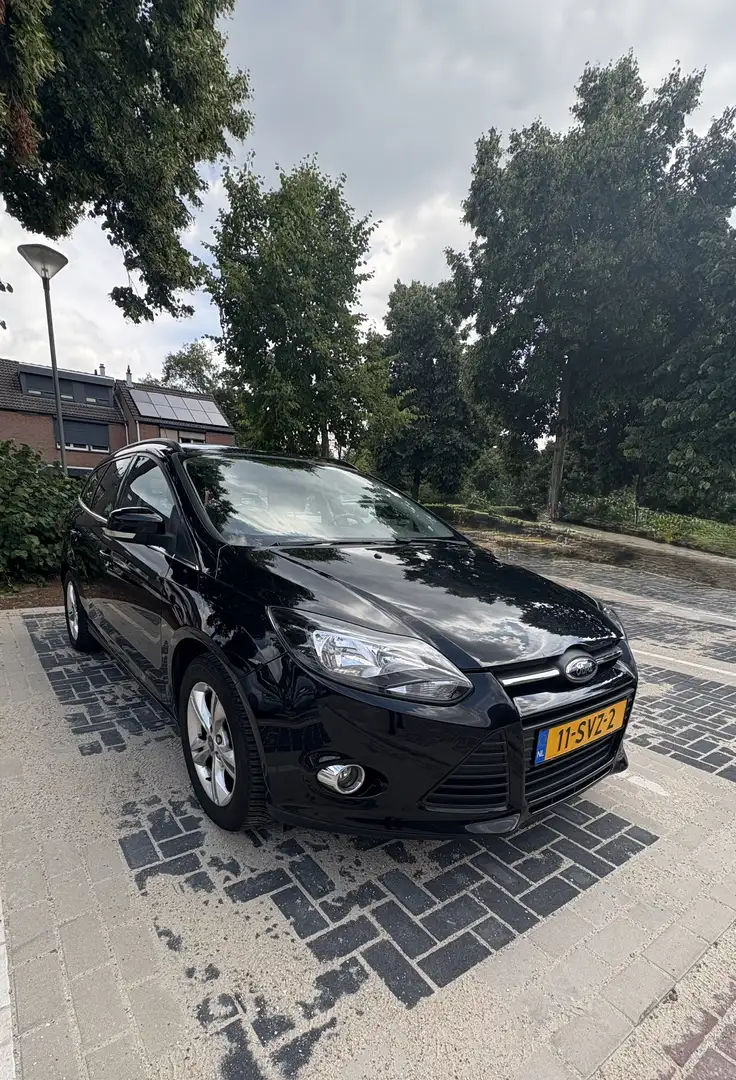 Ford Focus 1.6 TI-VCT Tr. Sport Zwart - 1