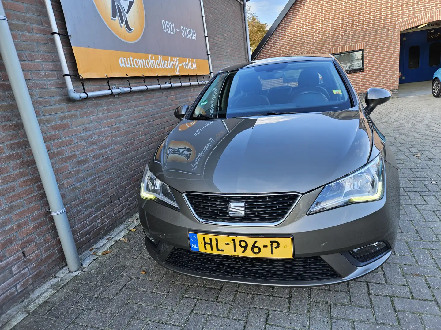 SEAT Ibiza 1.0 EcoTSI Style Connect Braun - 2