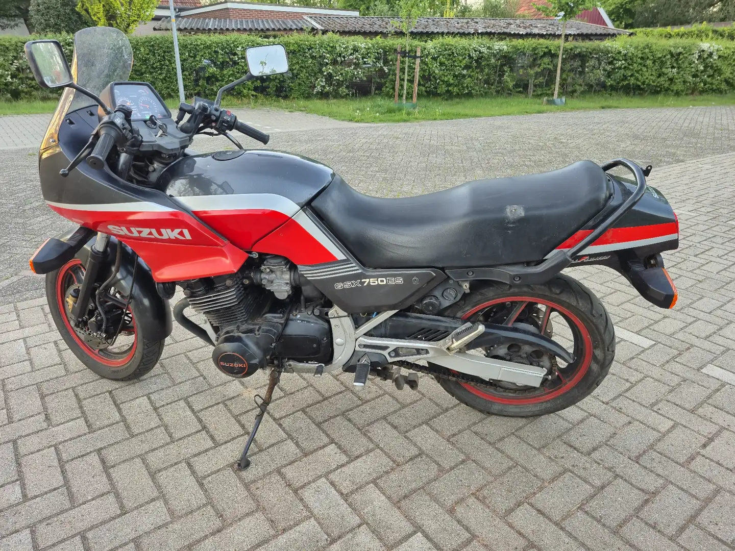 Suzuki GSX 750 es Červená - 2