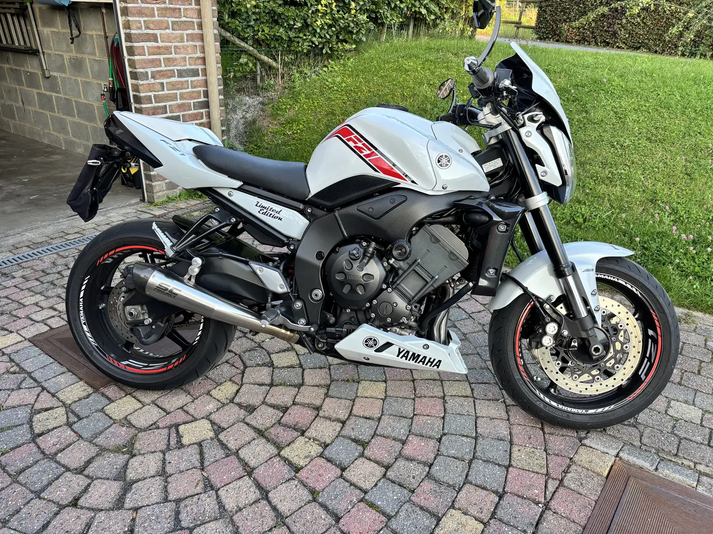 Yamaha FZ 1 RN16 Biały - 1