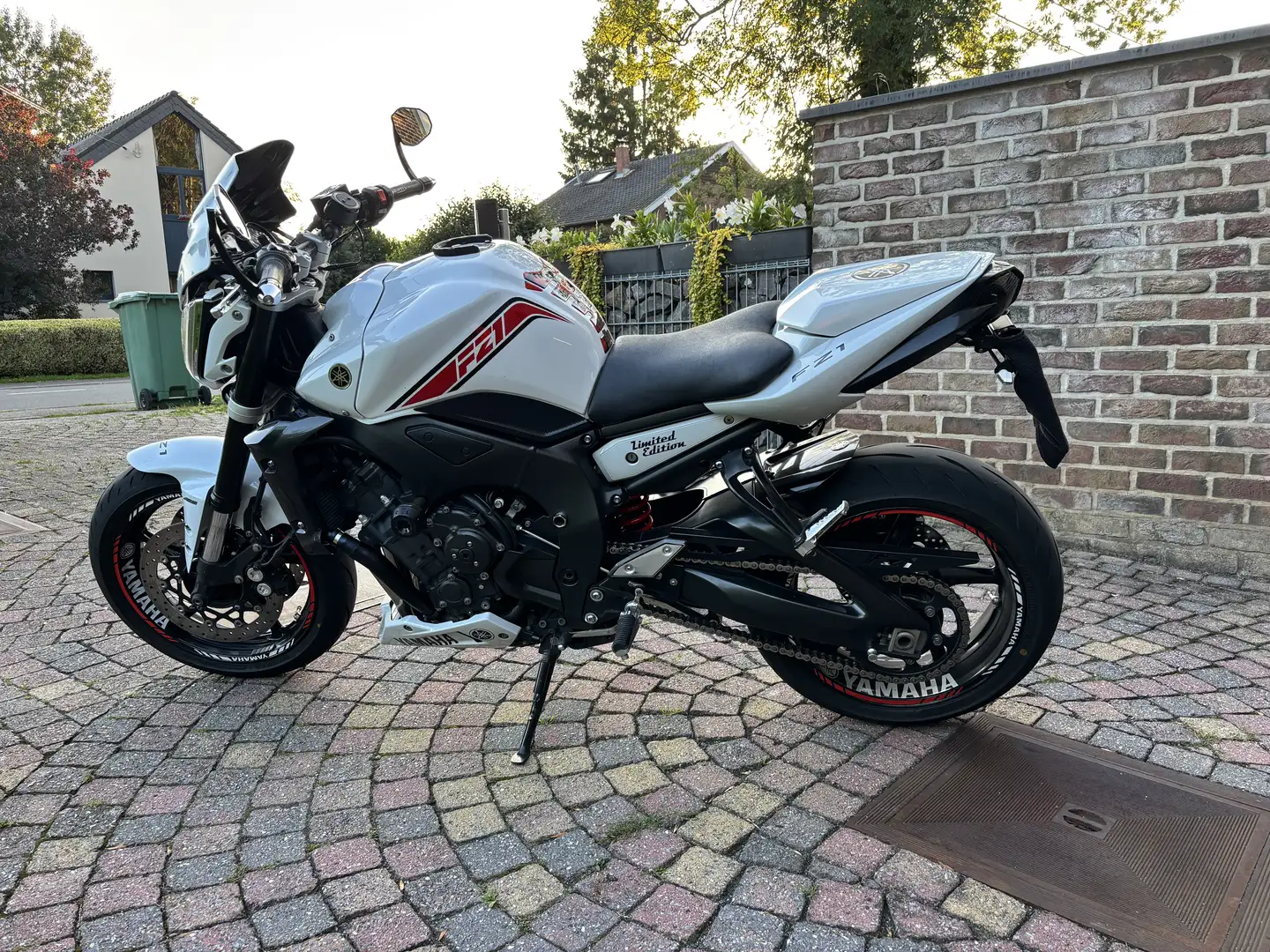 Yamaha FZ 1 RN16 Biały - 2