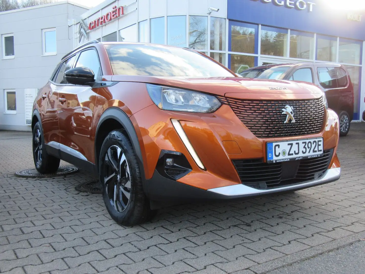 Peugeot 2008 e-2008 Allure Elektromotor 136*Navi*Sitzheiz.* Orange - 1
