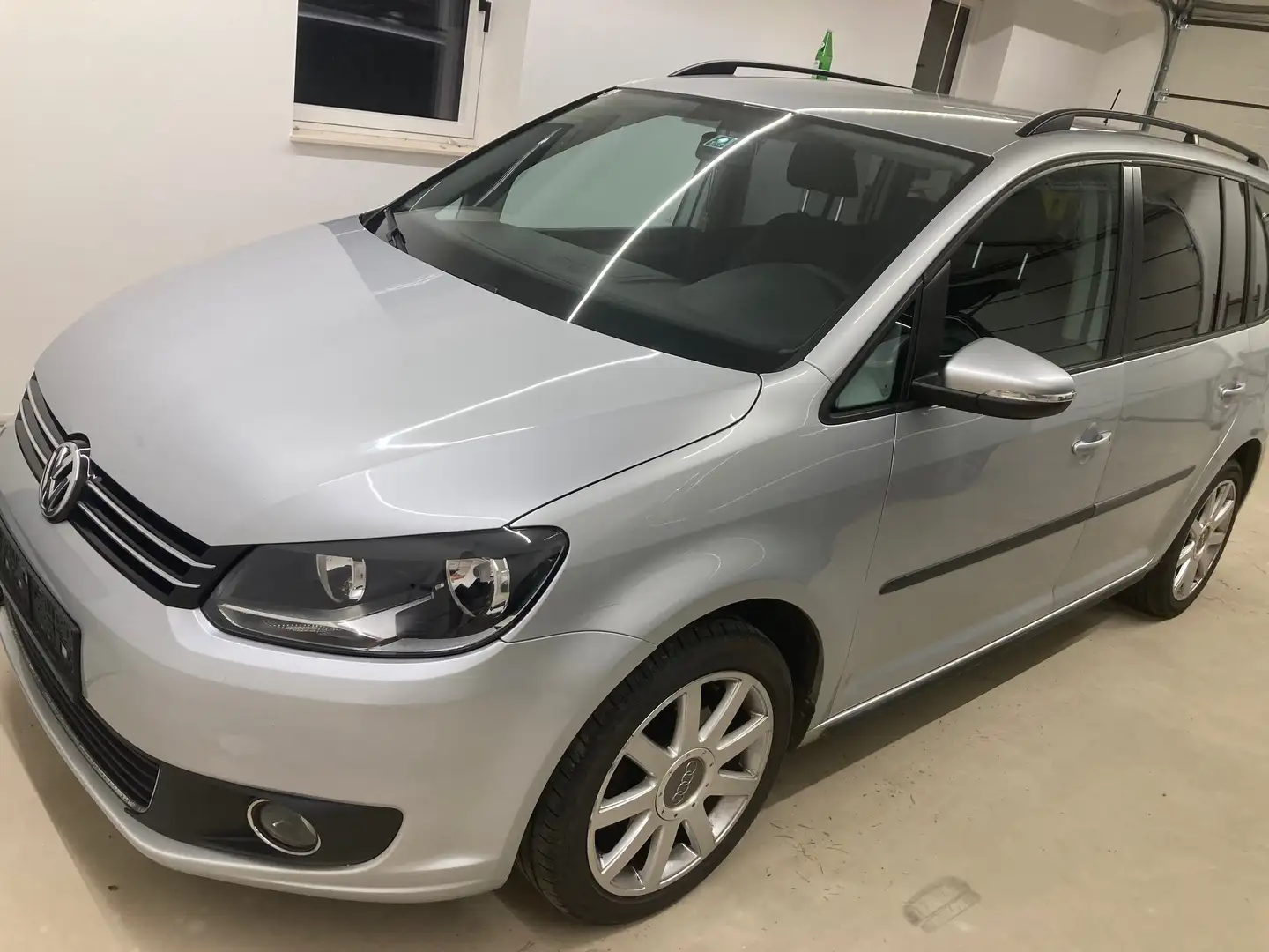 Volkswagen Touran Touran Comfortline 1,6 BMT TDI DPF Comfortline Silber - 1