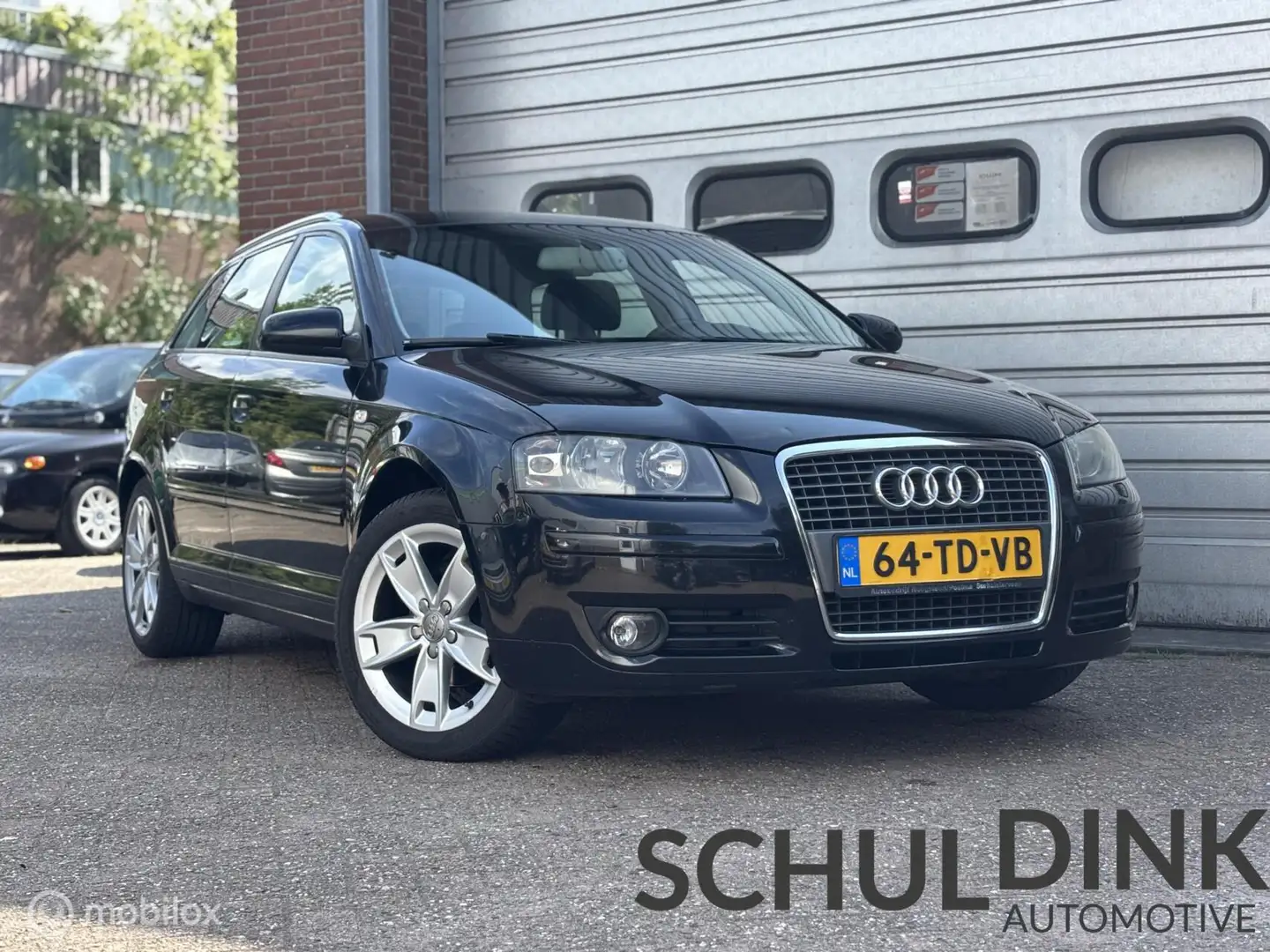 Audi A3 1.6 Ambiente TREKHAAK|CRUISE CONTROLE|AIRCO Zwart - 1