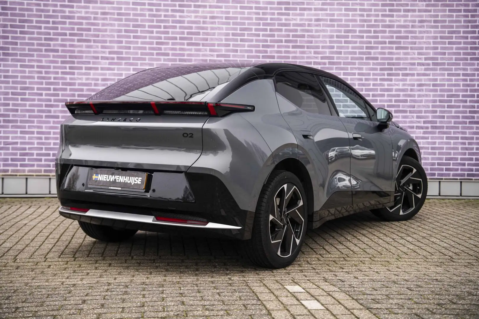 Lynk & Co 02 More 66 kWh LAGE BIJTELLING!! | LAGE BIJTELLING!! Grau - 2