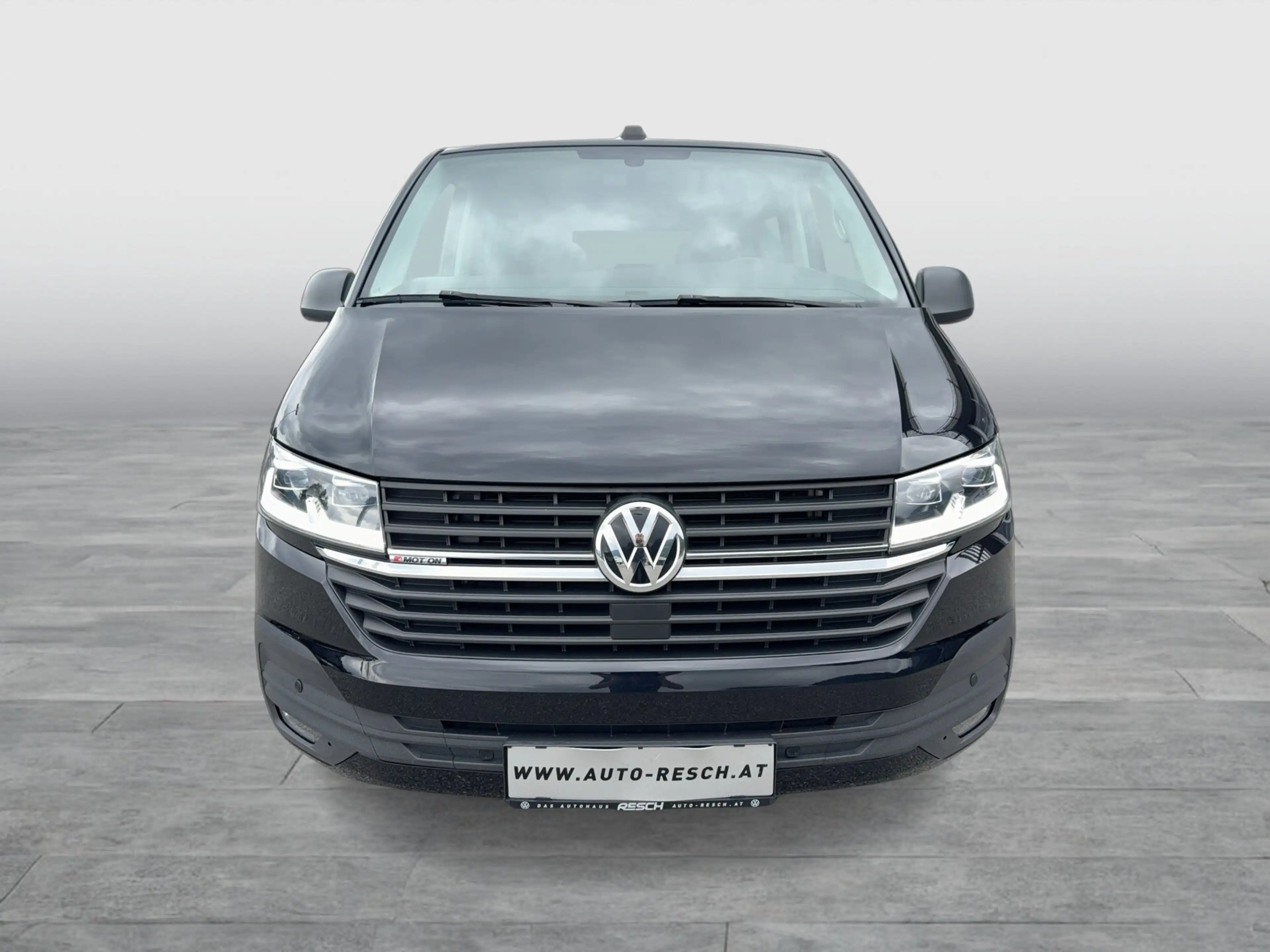 Volkswagen T6.1 Multivan TDI 4MOTION Trendline — photo 2