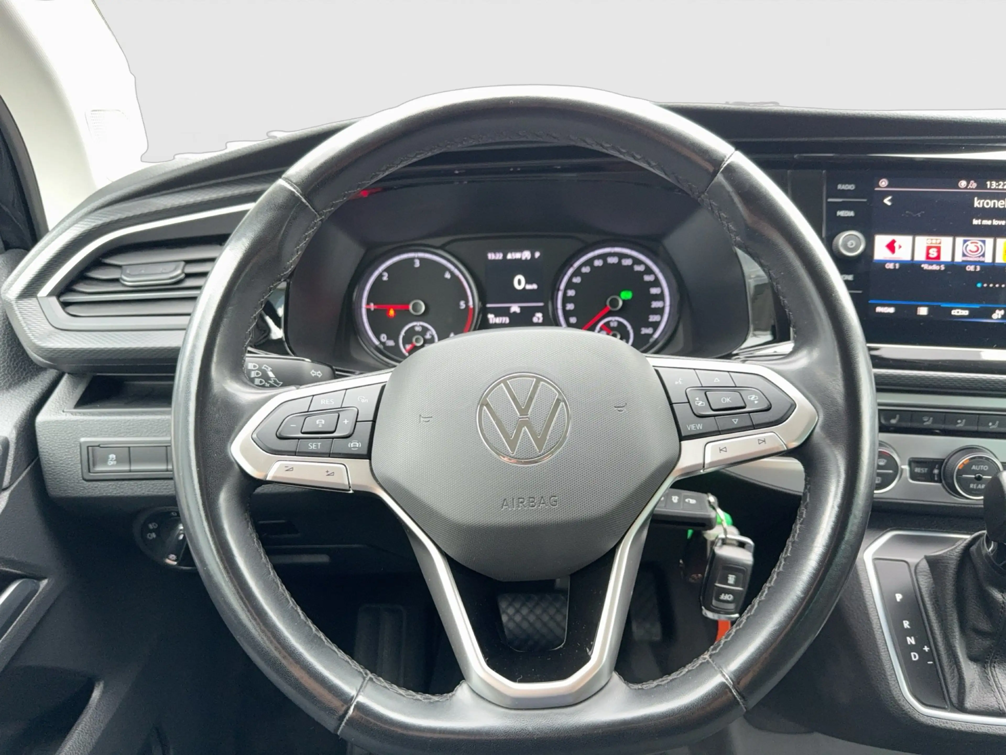 Volkswagen T6.1 Multivan TDI 4MOTION Trendline — photo 7