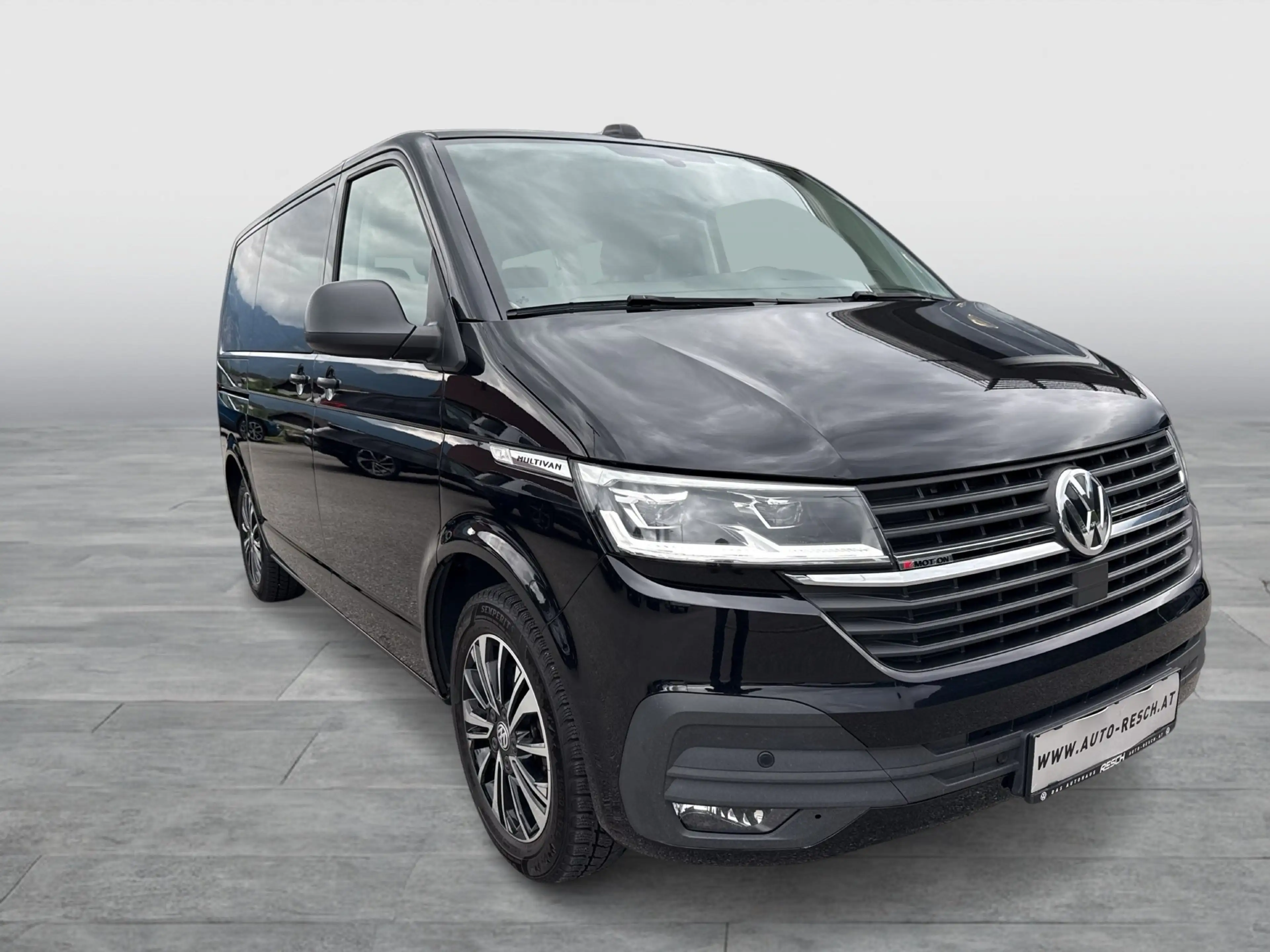 Volkswagen T6.1 Multivan TDI 4MOTION Trendline — photo 3
