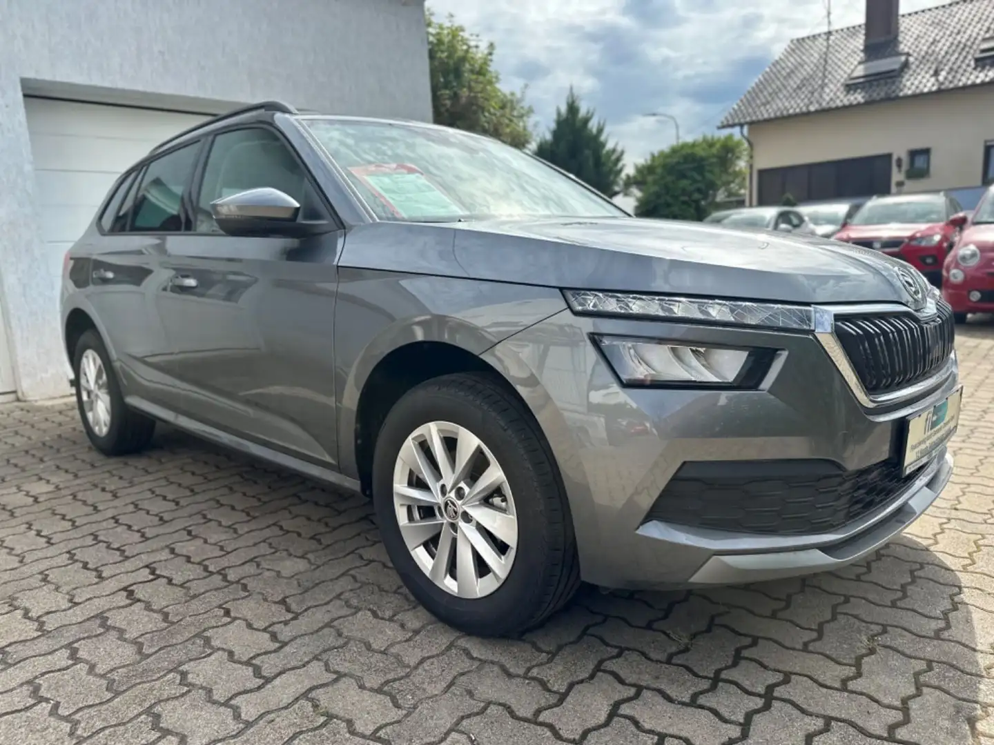 Skoda Kamiq Automatik TOUR DE FRANCE Teil LED Grijs - 1