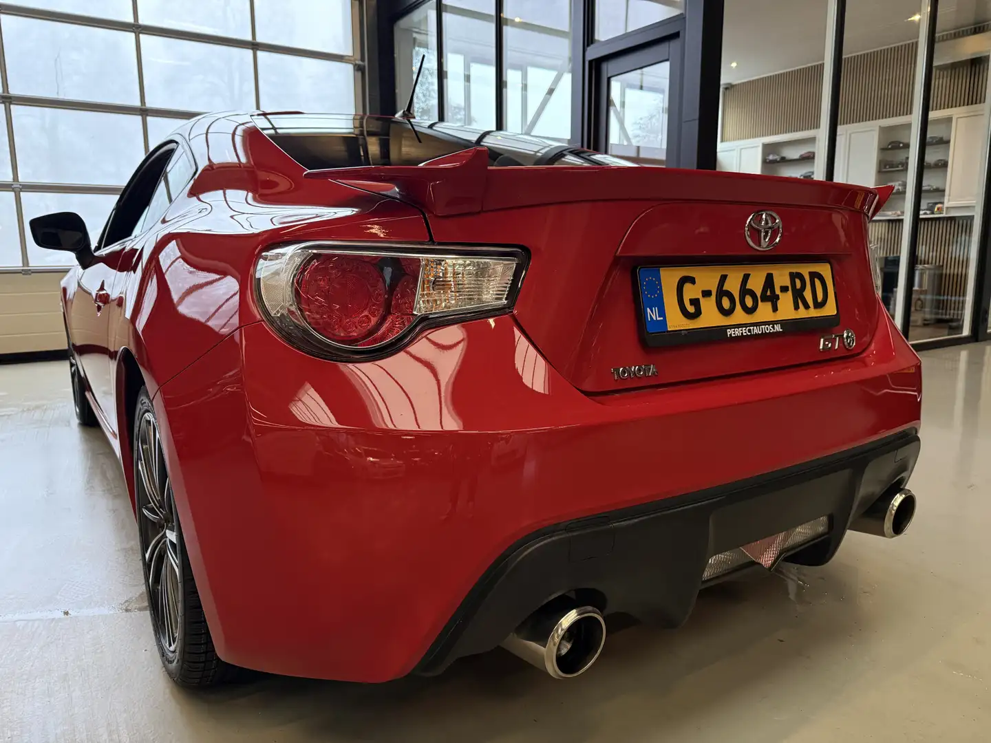 Toyota GT86 2.0 D-4S Airco, Cruise, Keyless Rouge - 2