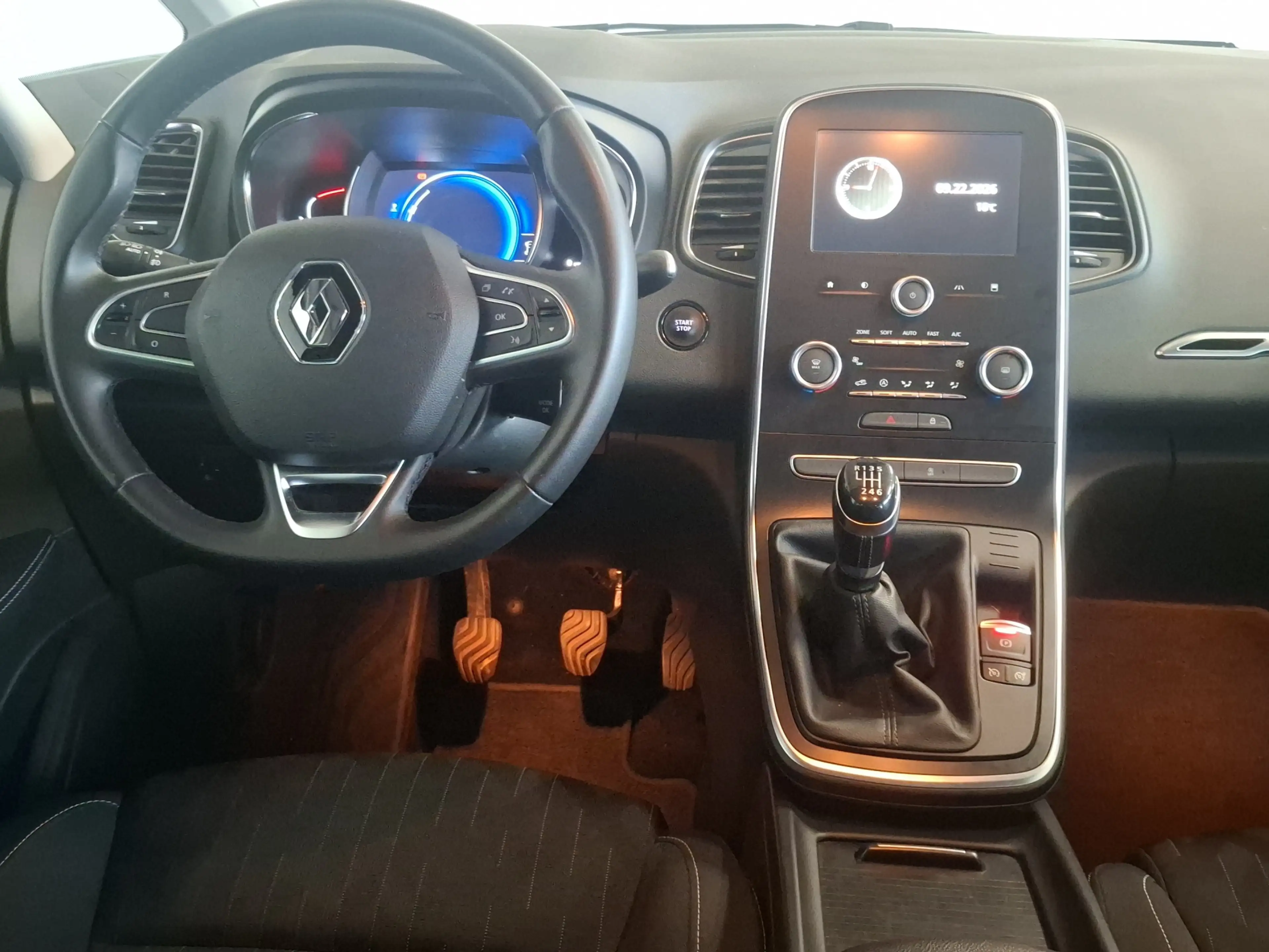 Renault Grand Scenic 1.3 TCe Limited 7p. NAVI AIRCO PDC CAM — photo 11
