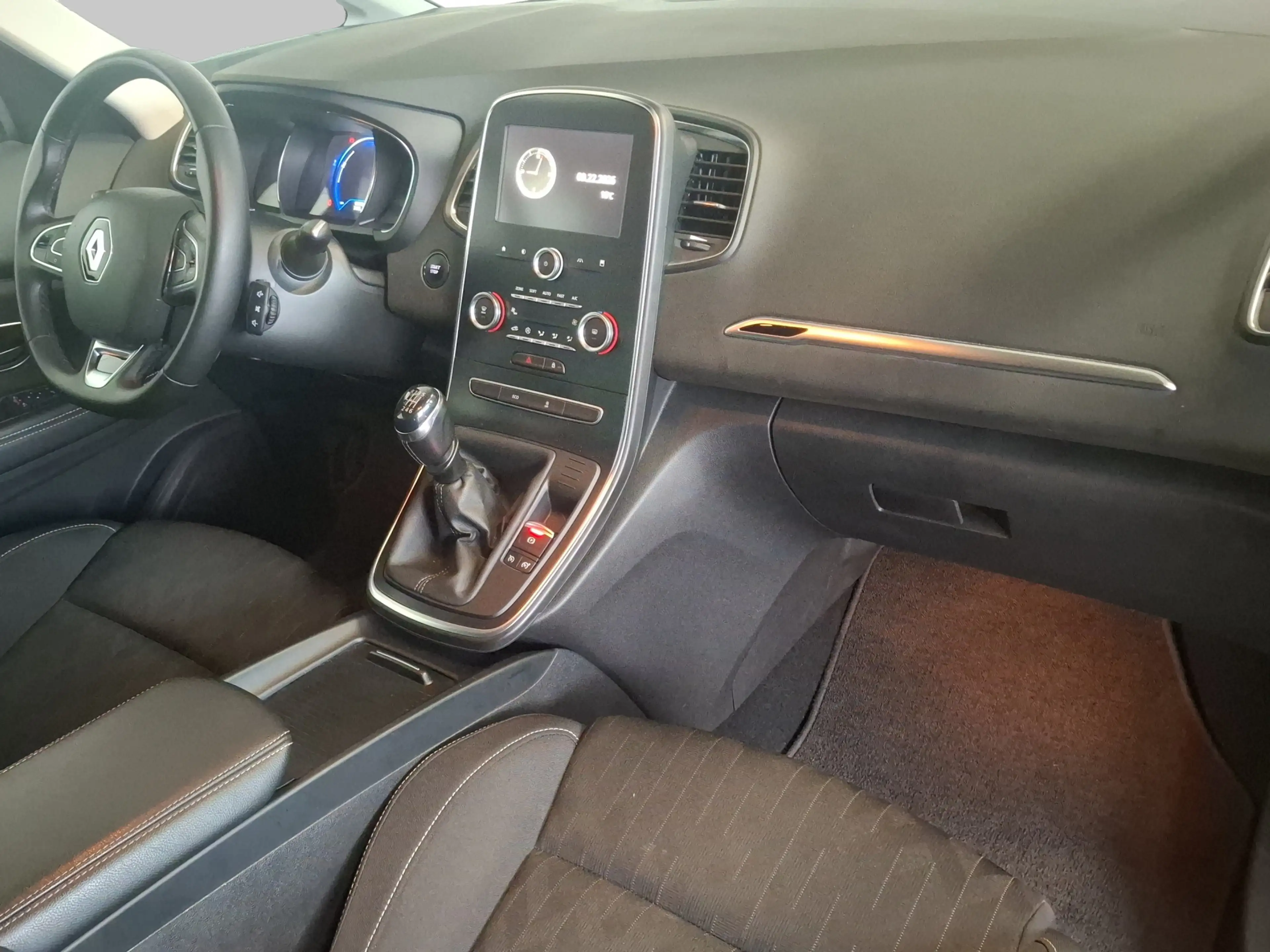Renault Grand Scenic 1.3 TCe Limited 7p. NAVI AIRCO PDC CAM — photo 8