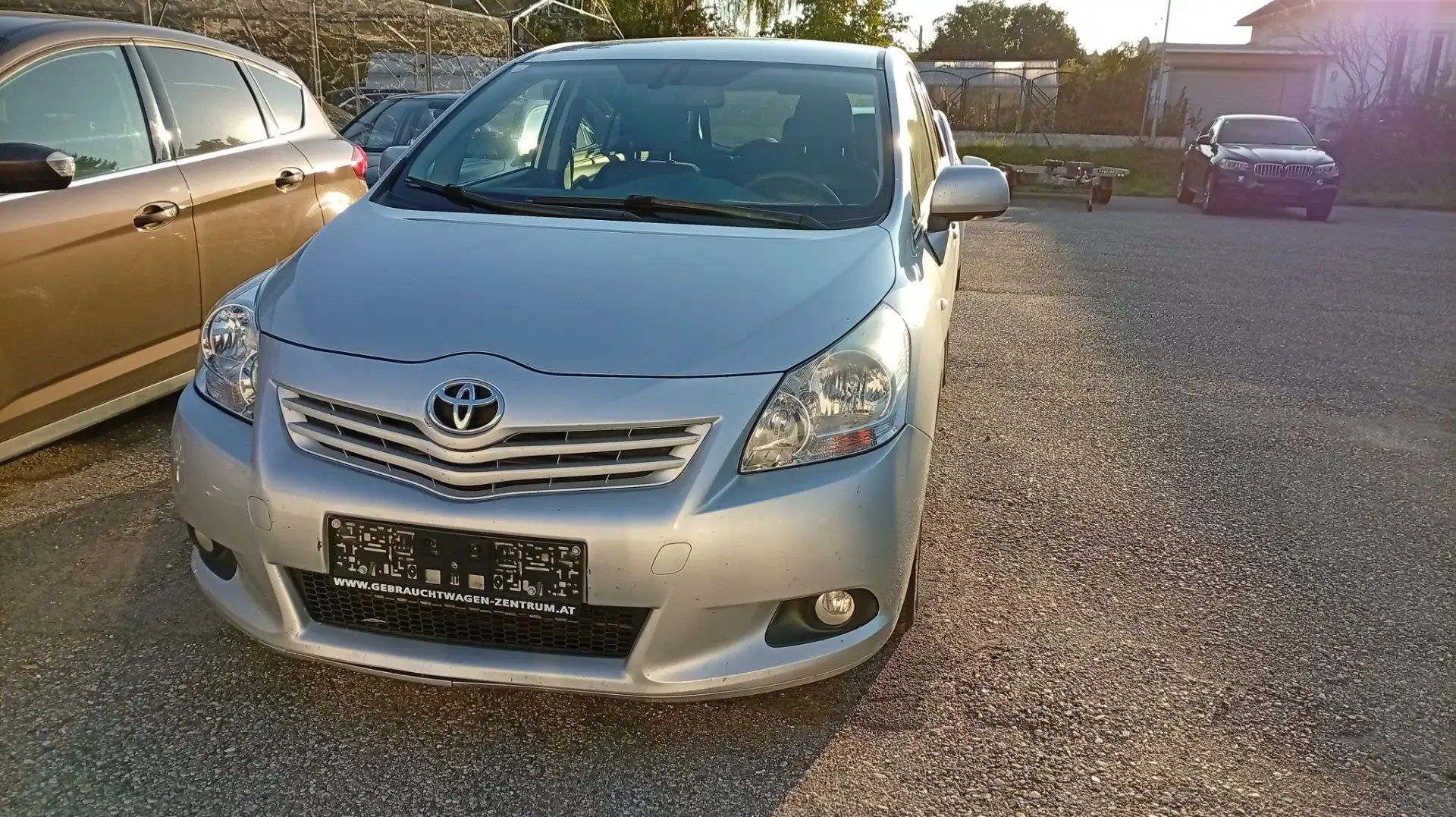 Toyota Verso 2.0 D-4D DPF Comfort Silber - 2