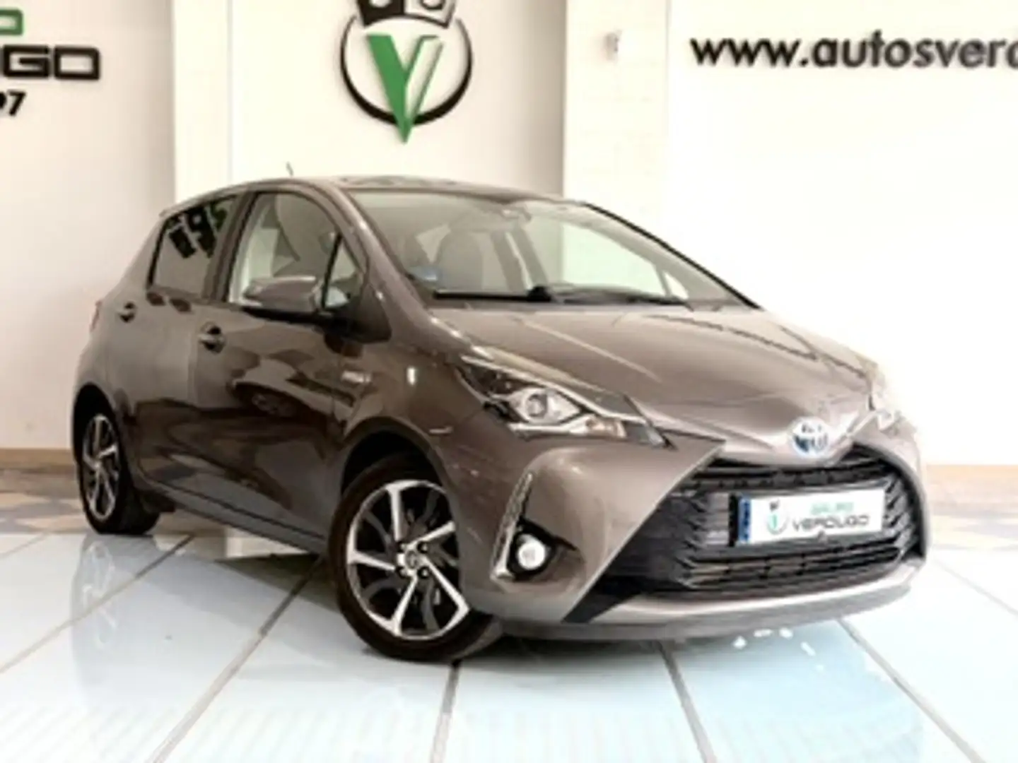 Toyota Yaris 120H 1.5 Active Tech Beige - 2