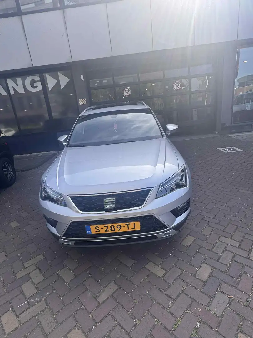 SEAT Ateca 1.6 TDI Xcellence Grijs - 2