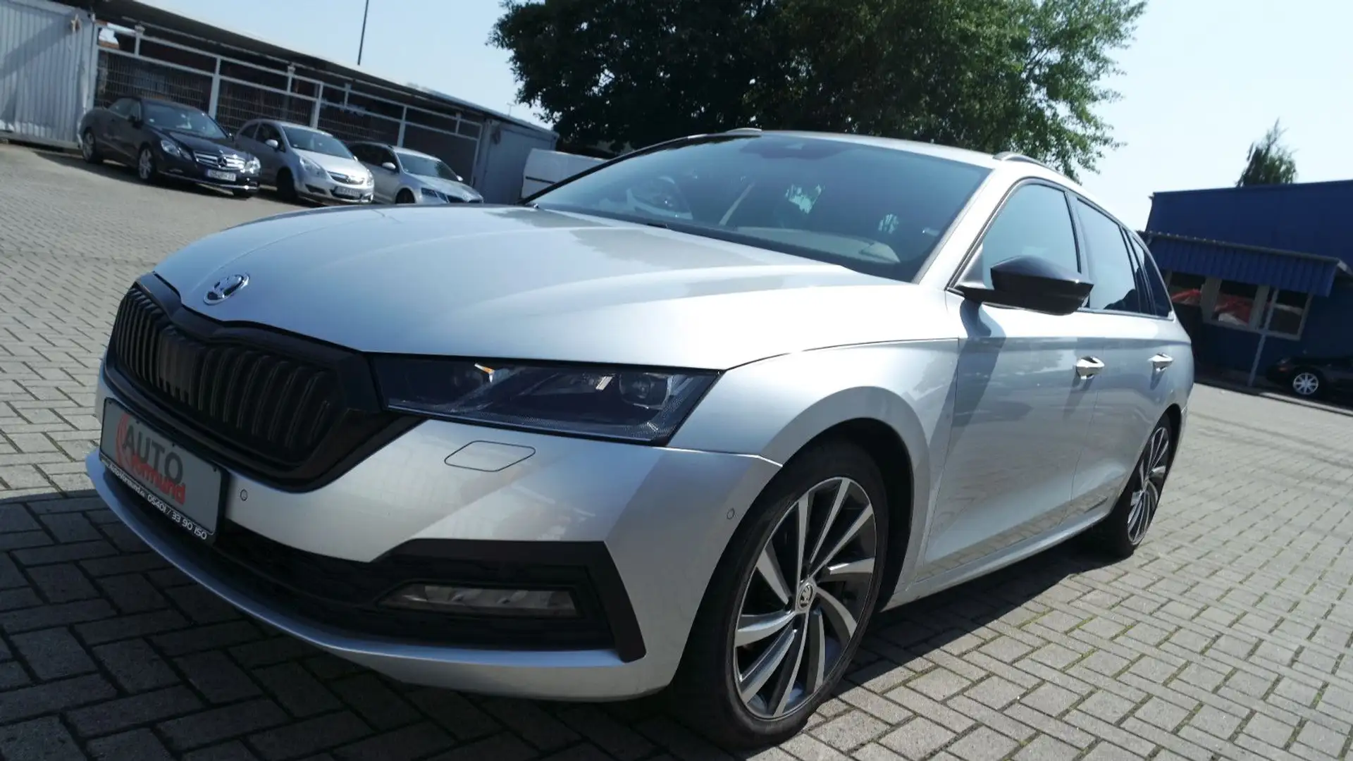 Skoda Octavia Combi First Edition, LED, STANDHEIZUNG Silber - 1