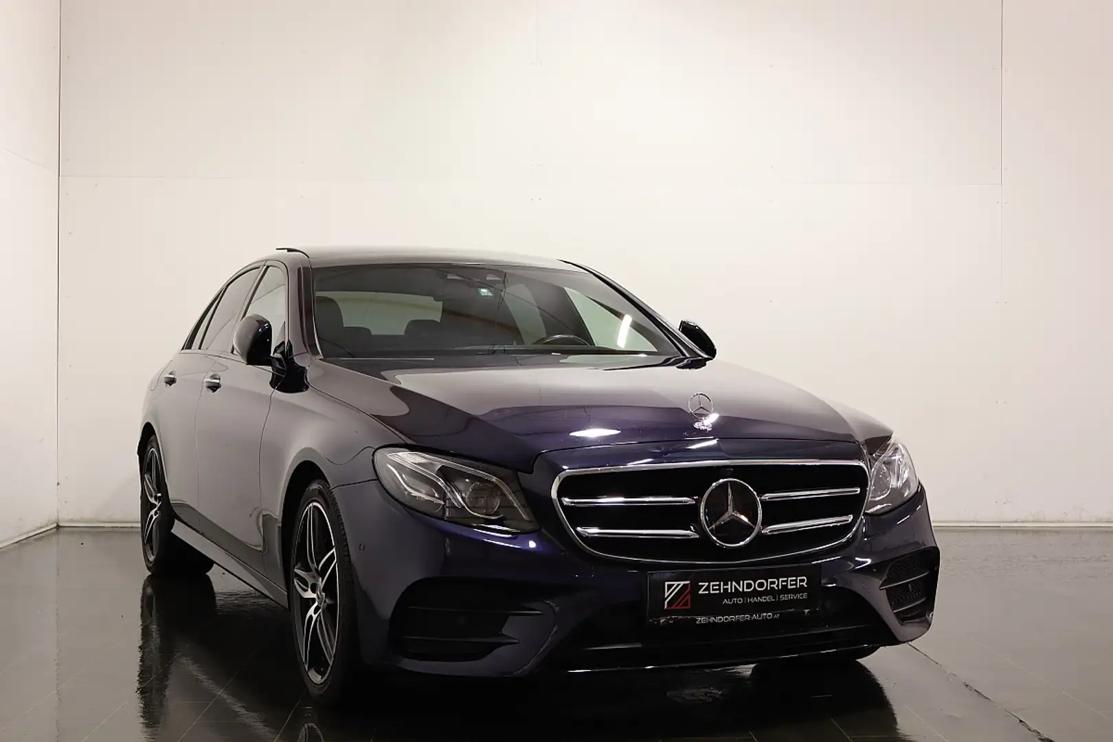 Mercedes-Benz E 220 d 4MATIC Aut. / 3 x AMG / 360° / PANO / WIDE SC... Blau - 1