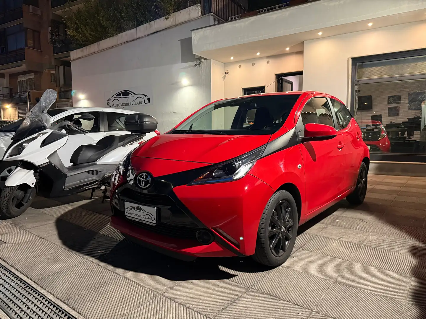 Toyota Aygo Aygo 5p 1.0 x-cool my15 Rosso - 1