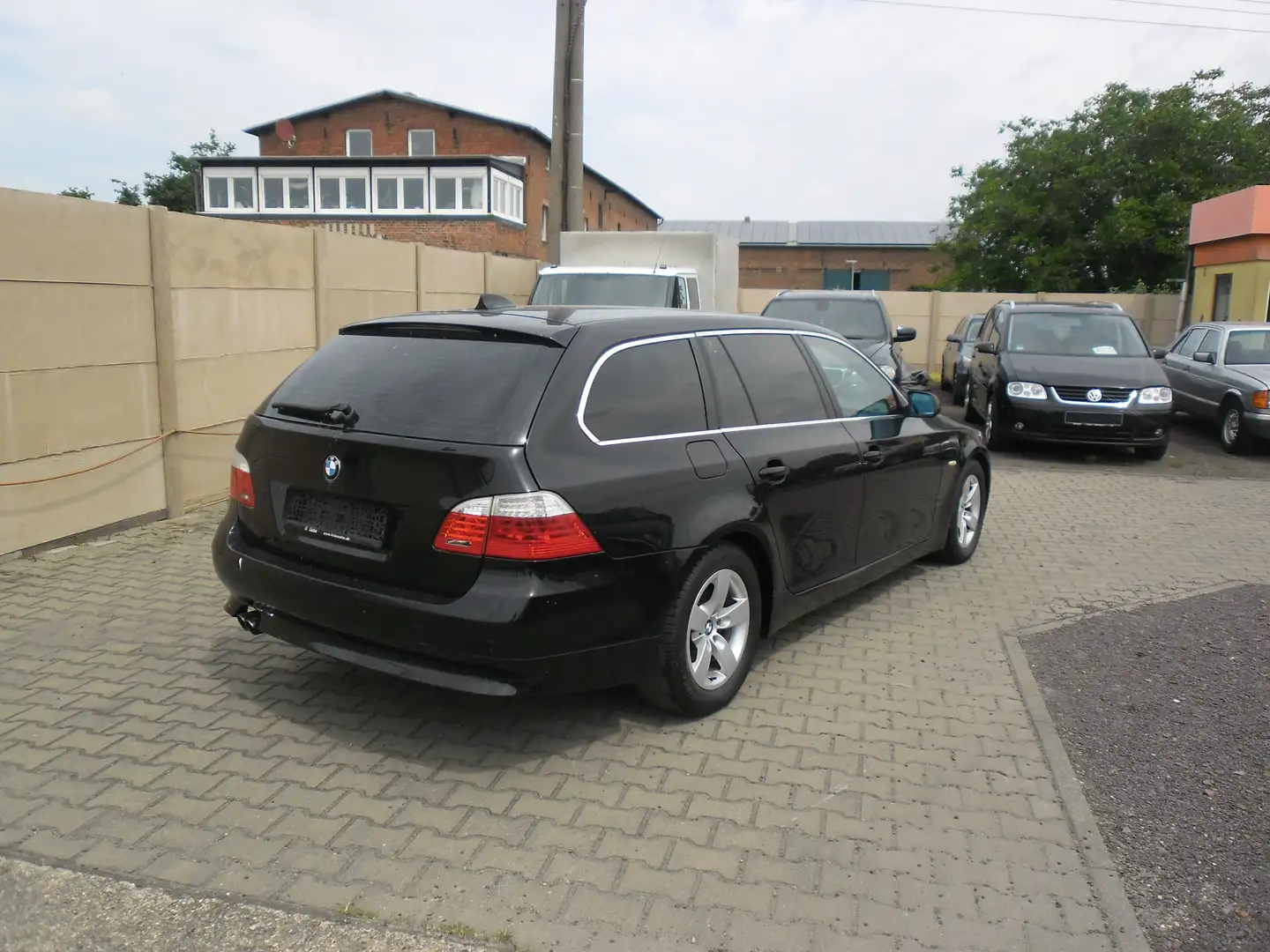 BMW 523 5er Touring 523i Touring Aut. Schwarz - 2