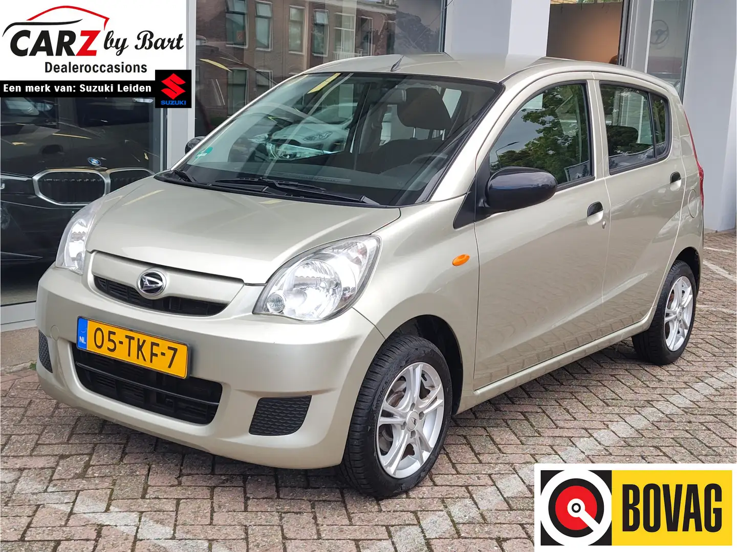 Daihatsu Cuore 1.0 CLEVER S Airco | Trekhaak | Lichtmetalen velge Beige - 1