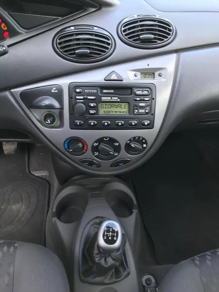 Ford Focus 5p 1.6i 16v Ambiente, foto 12