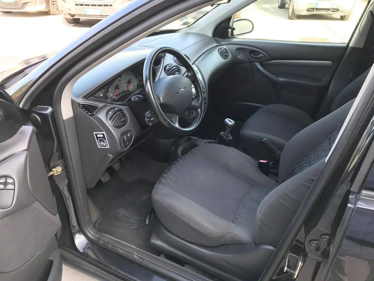Ford Focus 5p 1.6i 16v Ambiente, foto 9