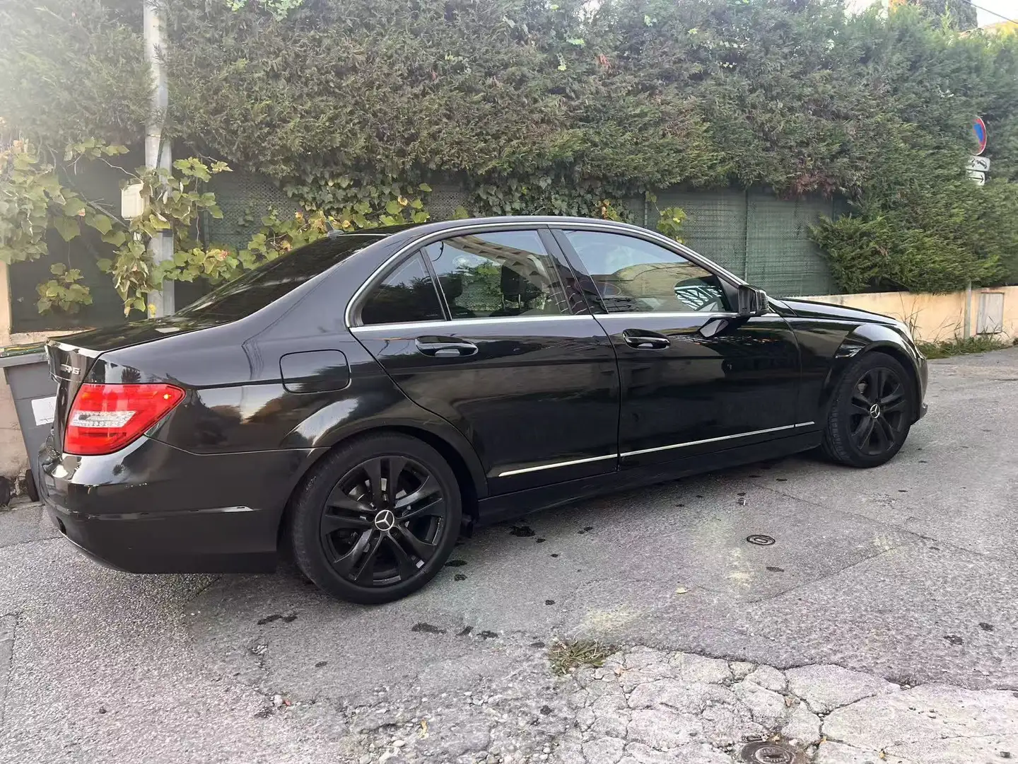 Mercedes-Benz 180 Mercedes-Benz Classe C 180 CDI BlueEfficiency Avantgarde A * (7 CV) Noir - 2