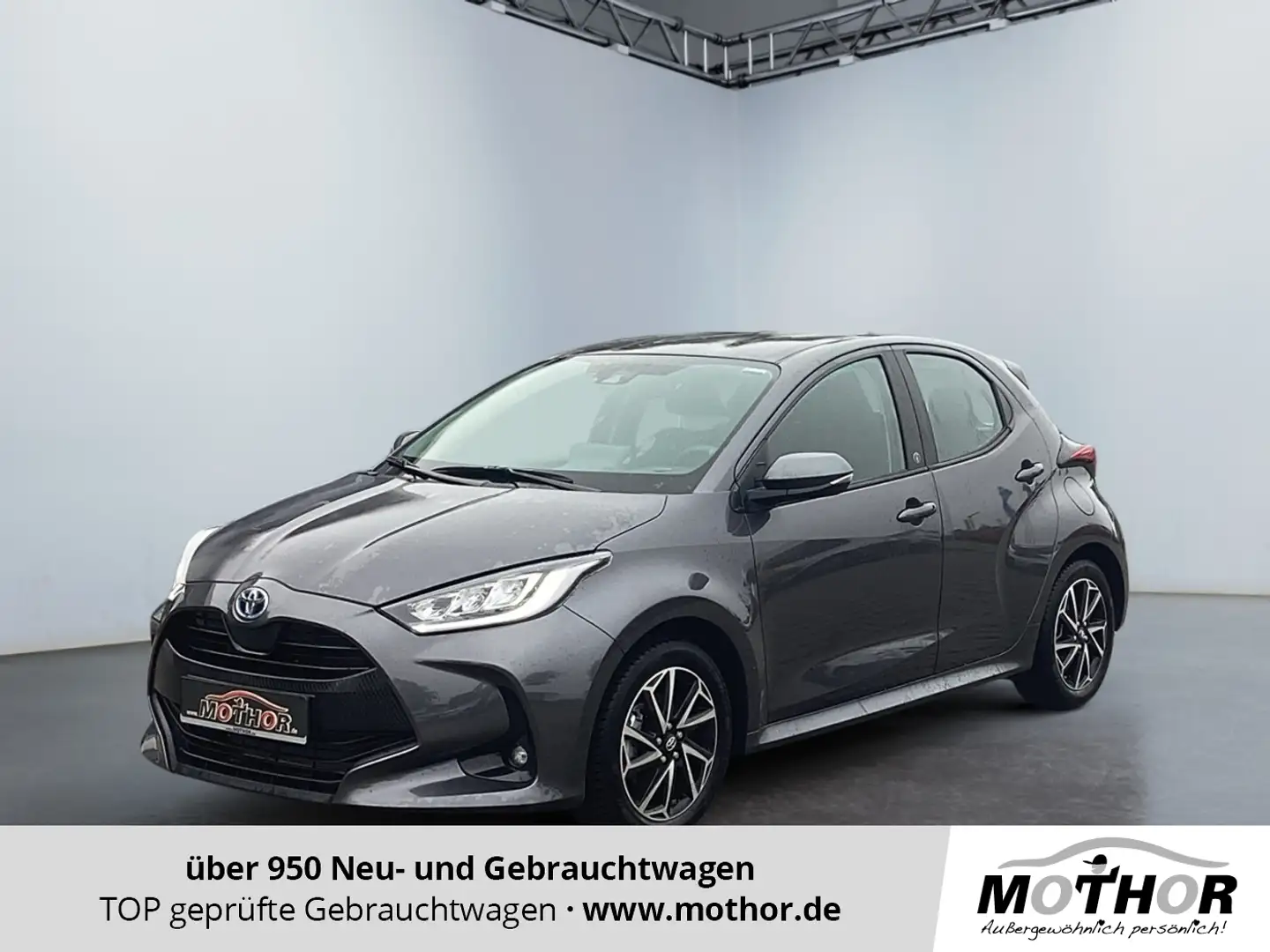 Toyota Yaris Hybrid 1.5 Automatik Grijs - 1