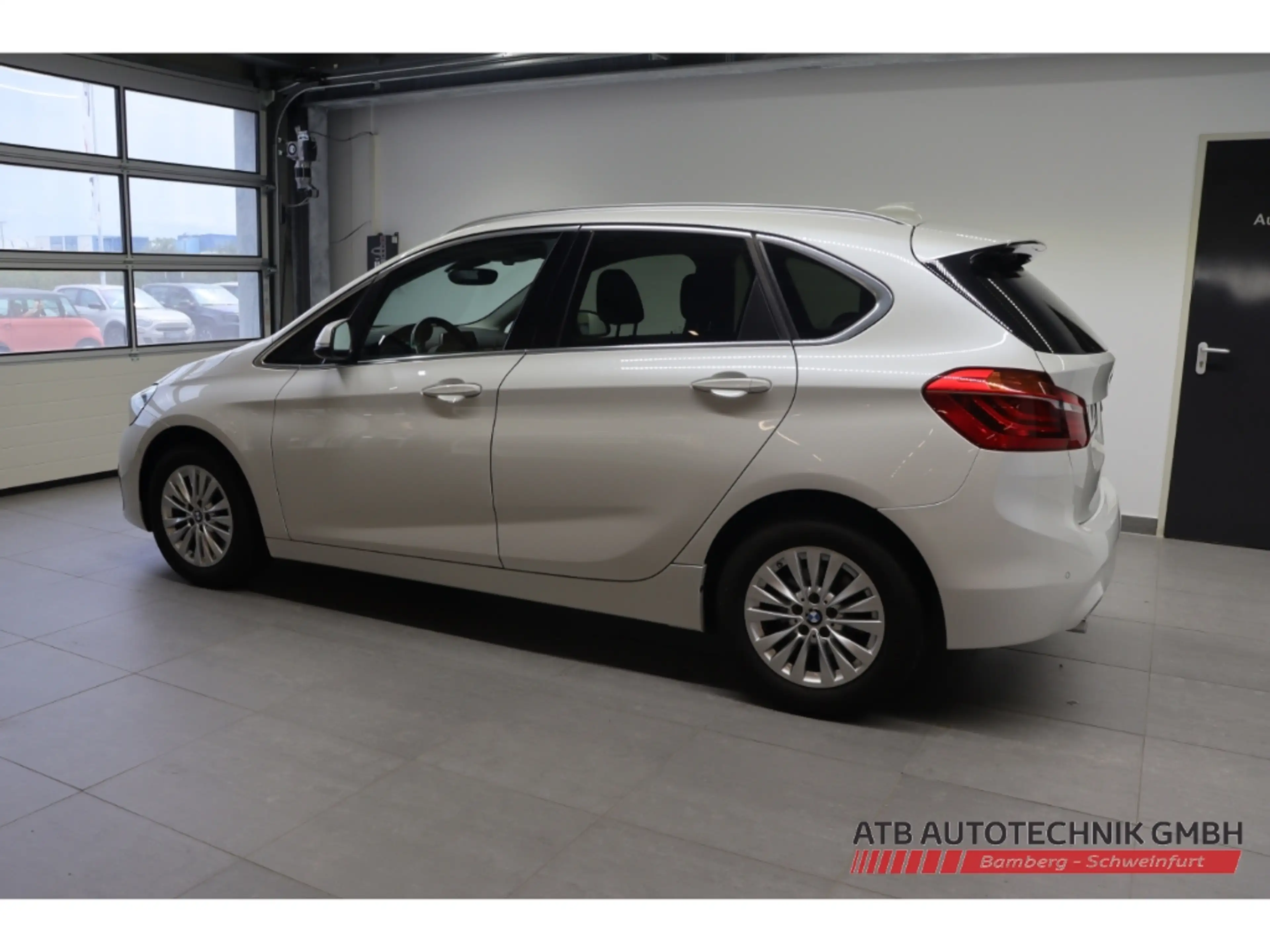 BMW 220 Active Tourer Advantage Park-Assistent AHK-abnehmb — photo 5