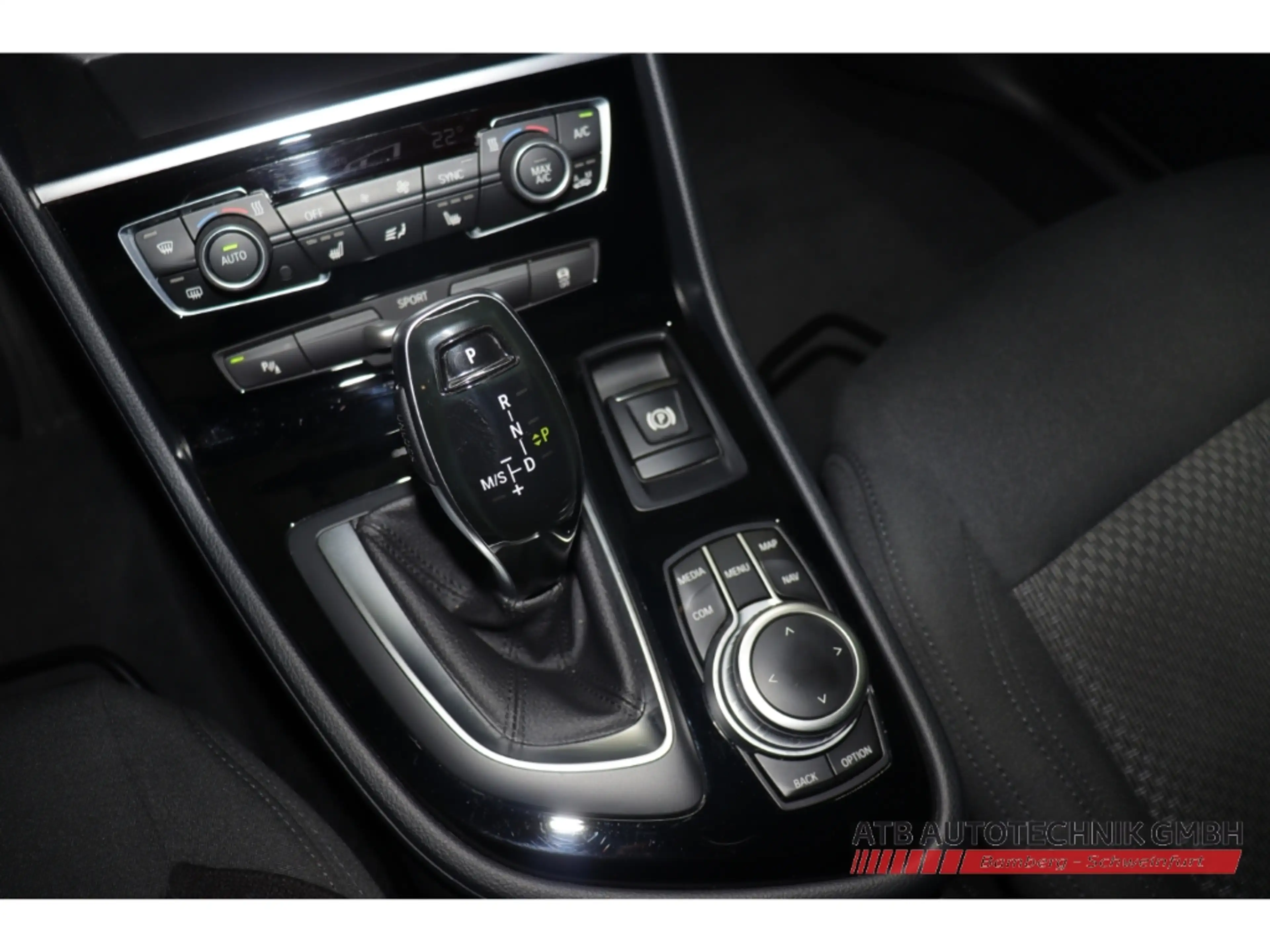 BMW 220 Active Tourer Advantage Park-Assistent AHK-abnehmb — photo 21
