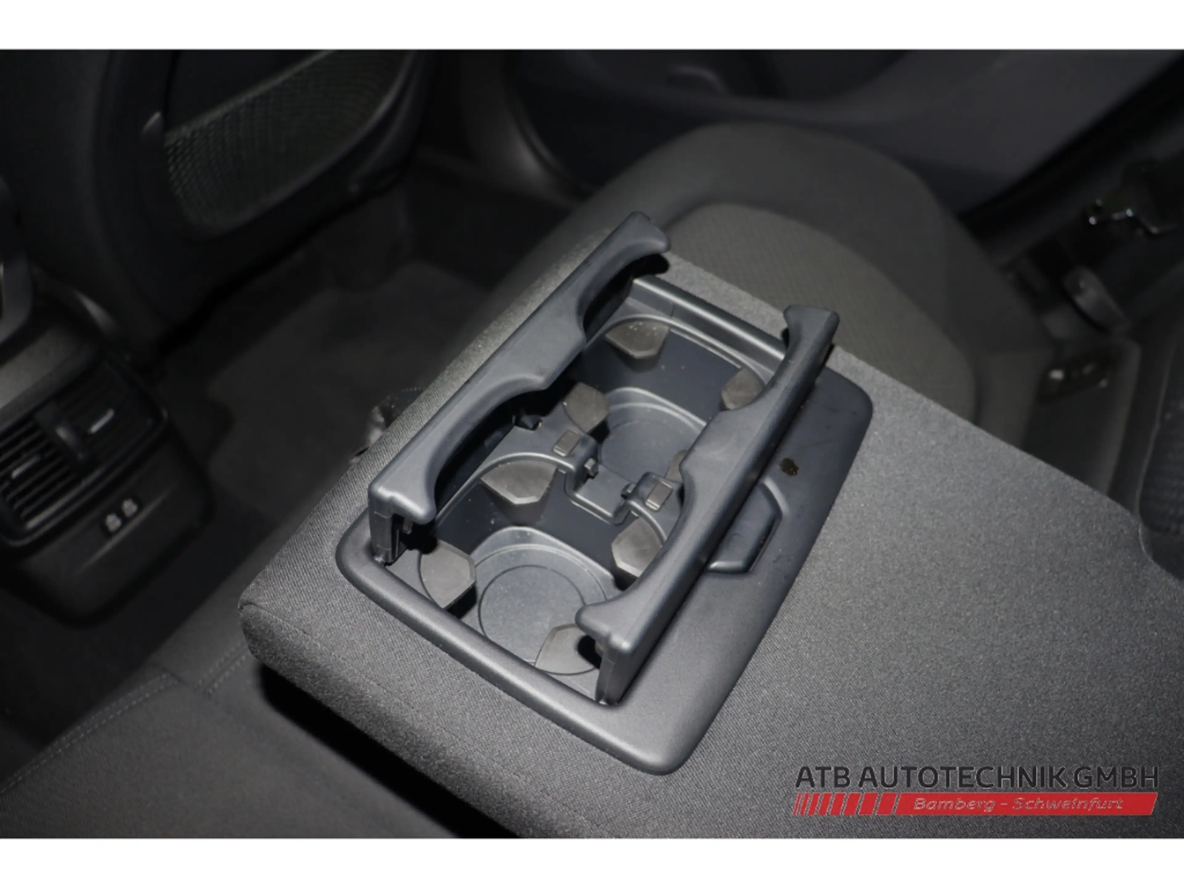 BMW 220 Active Tourer Advantage Park-Assistent AHK-abnehmb — photo 9