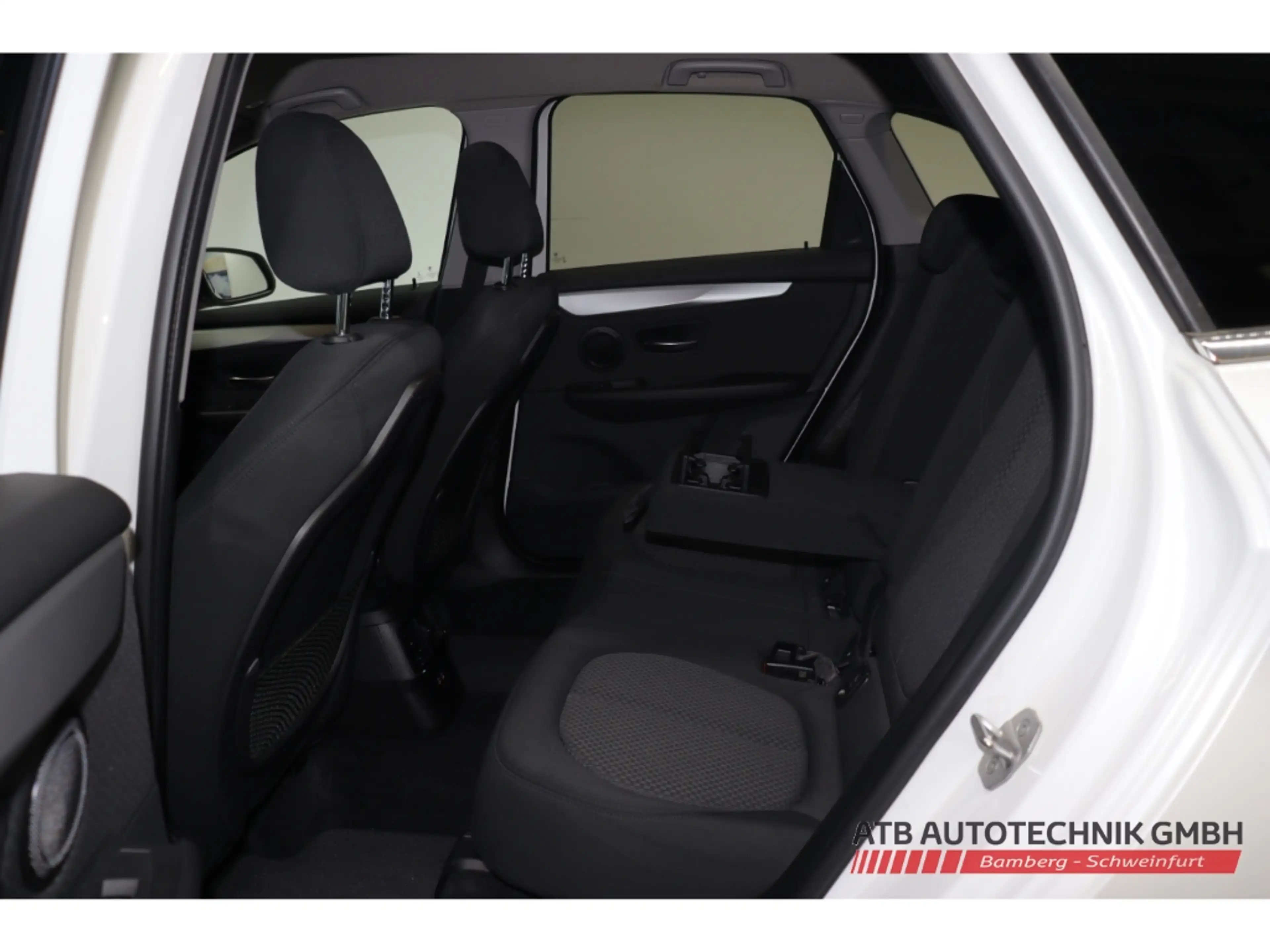 BMW 220 Active Tourer Advantage Park-Assistent AHK-abnehmb — photo 10