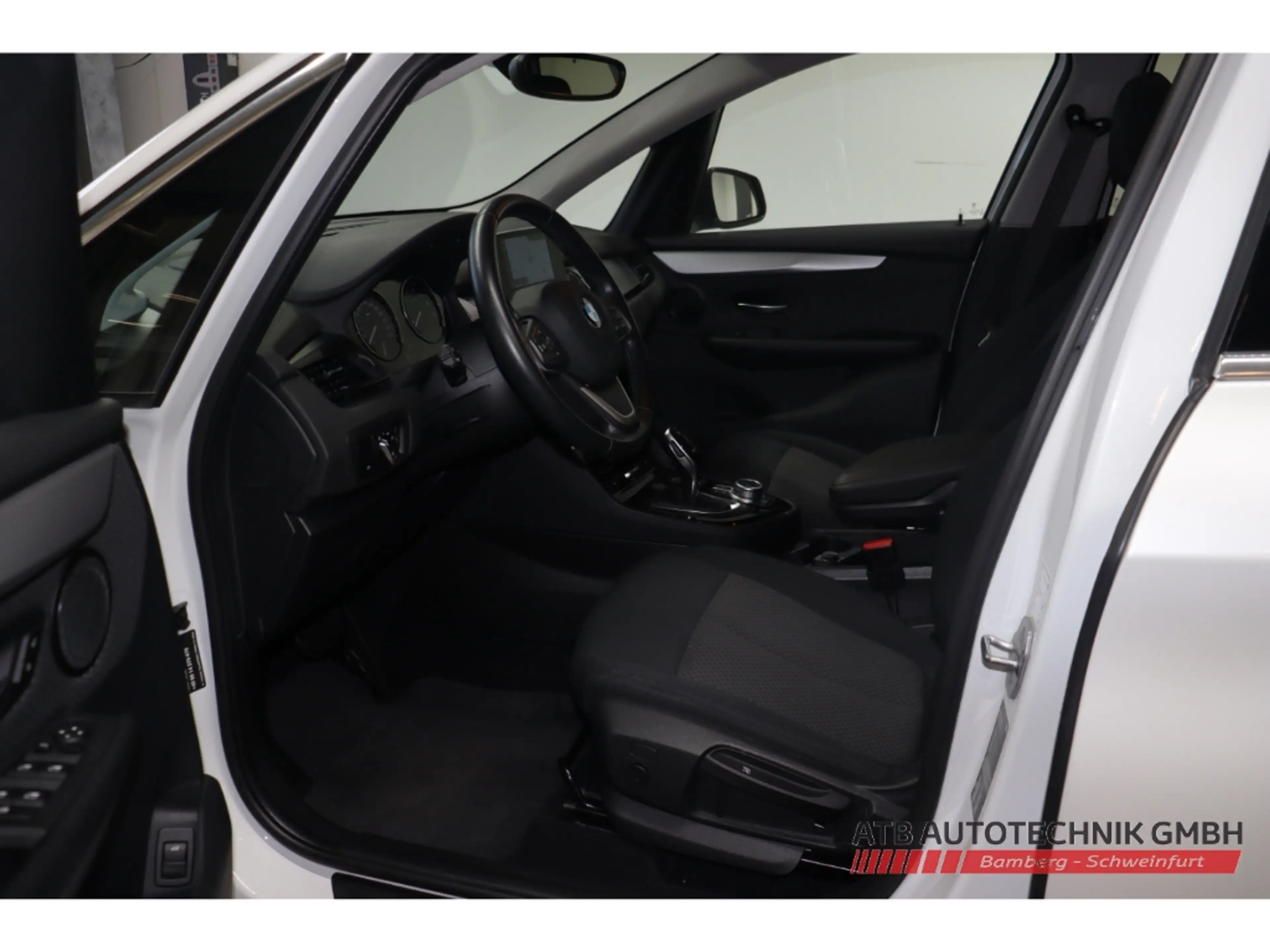 BMW 220 Active Tourer Advantage Park-Assistent AHK-abnehmb — photo 6