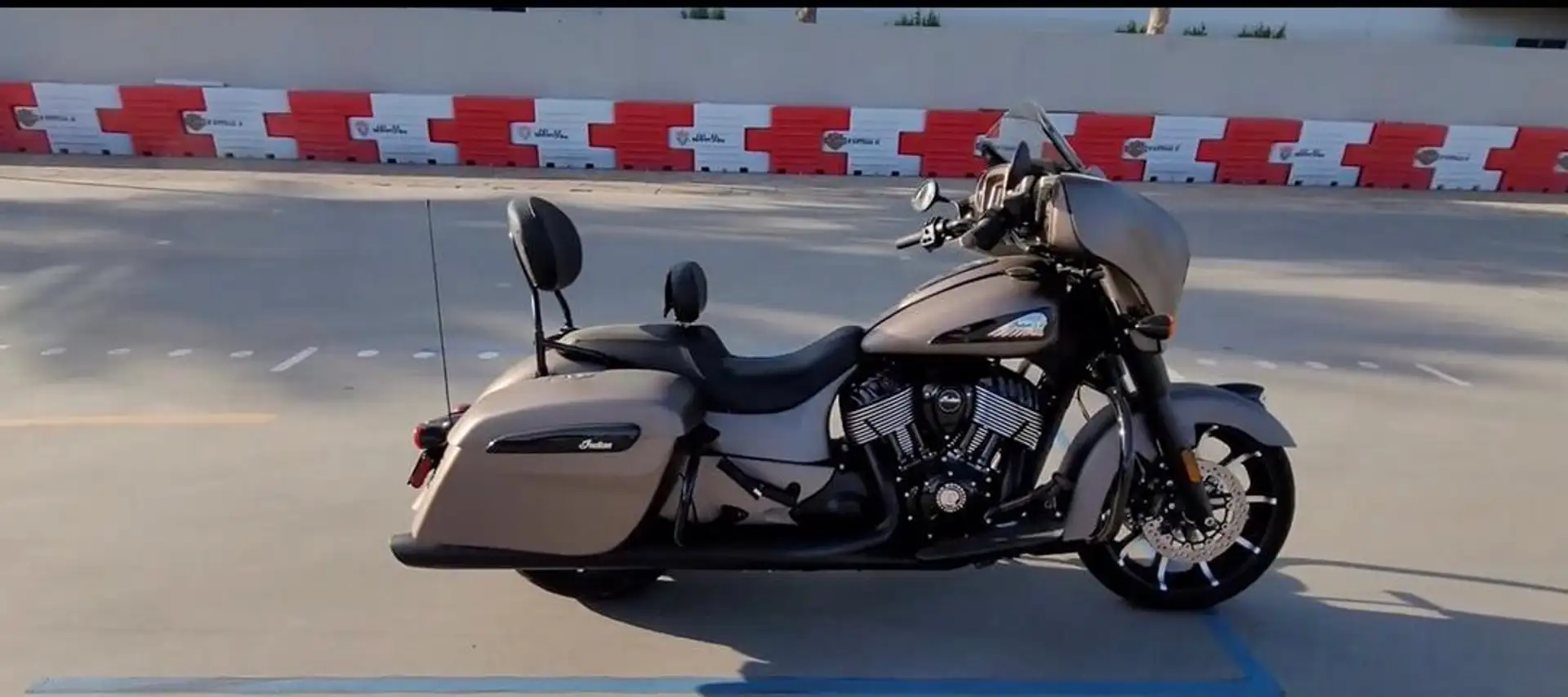 Indian Chieftain DARK HORSE Negro - 1