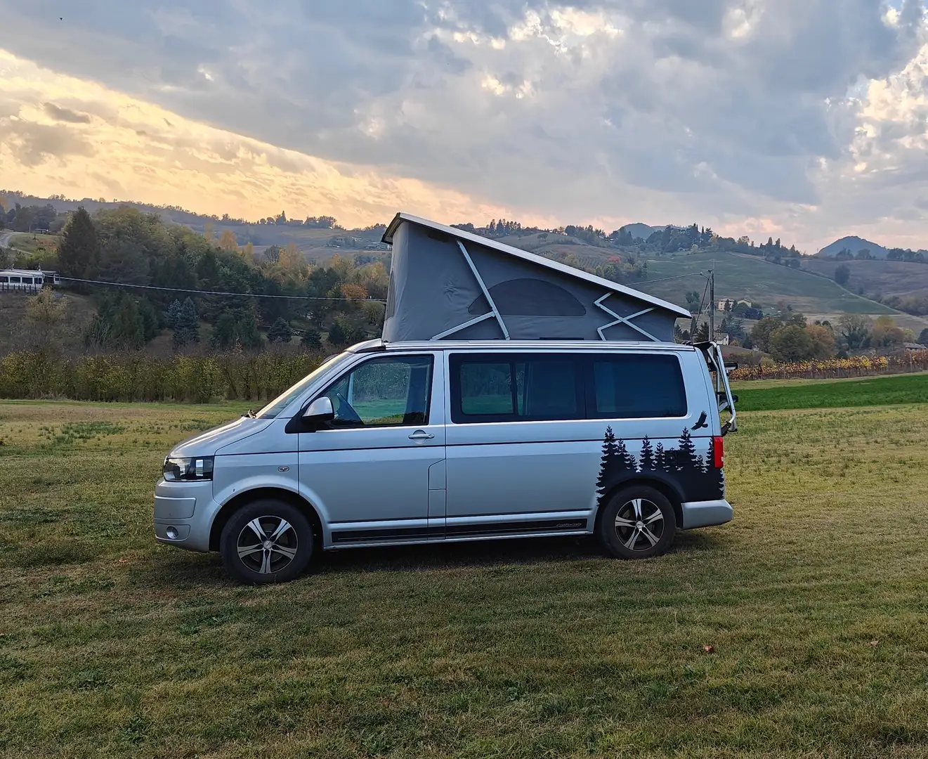 Volkswagen T5 California Comfortline Gris - 1
