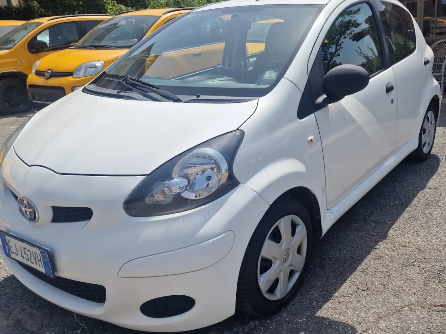 Toyota Aygo Aygo 5p 1.0 Now Connect Bianco - 2